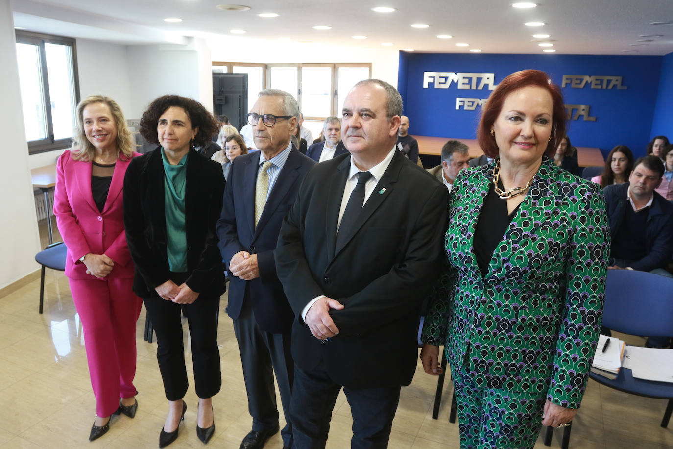 La directora general de Energía y Minería, Belarmina Díaz; la CEO de Llana Consultores, Pilar Martínez; el presidente de Femetal, Antonio Fernández-Escandón; el viceconsejero de Industria y Transición Justa, Isaac Pola, y la secretaria general de Femetal, María Pérez.