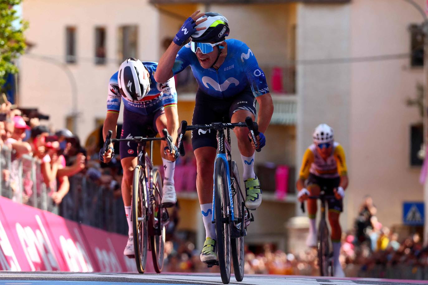 Pelayo toca el cielo en su primer Giro de Italia