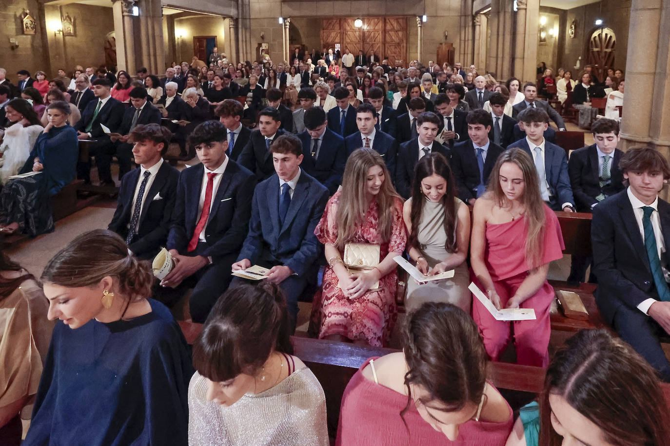 La elegancia de los estudiantes gijoneses que se gradúan