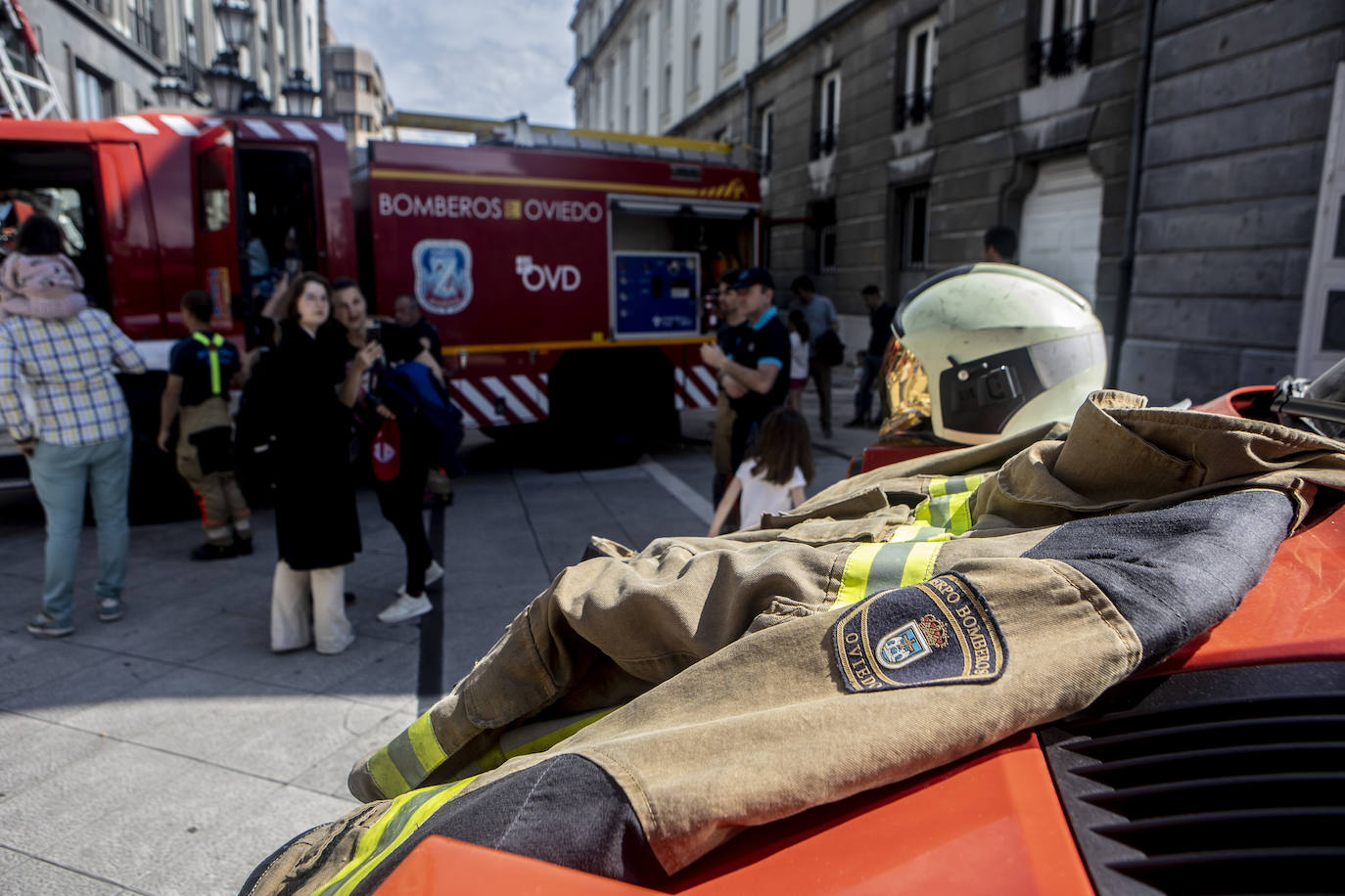 Los niños de Oviedo se convierten en bomberos y policías
