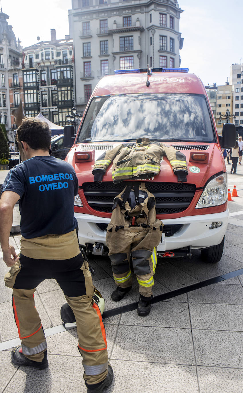 Los niños de Oviedo se convierten en bomberos y policías