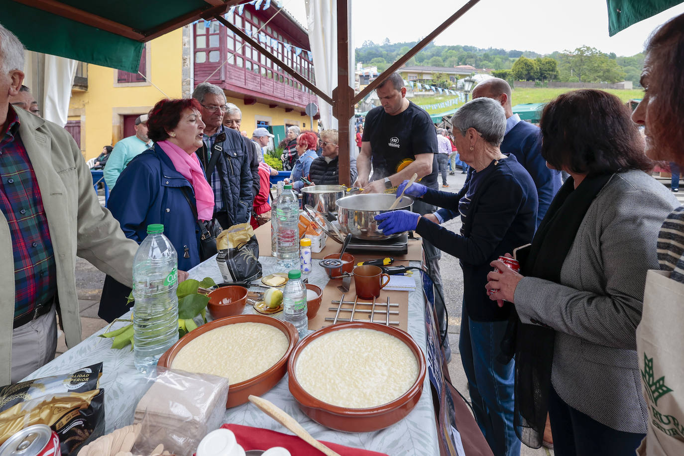 Cabranes celebra su gran fiesta del arroz con leche