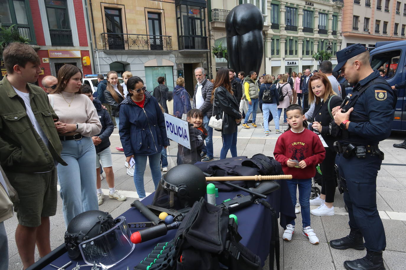 Las lecciones de la Policía Nacional en Oviedo