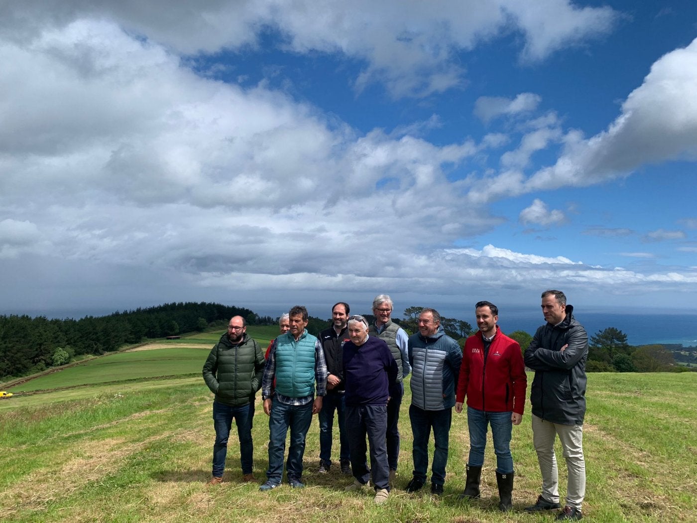 Los directores generales visitaron la zona junto al alcalde y representantes vecinales .