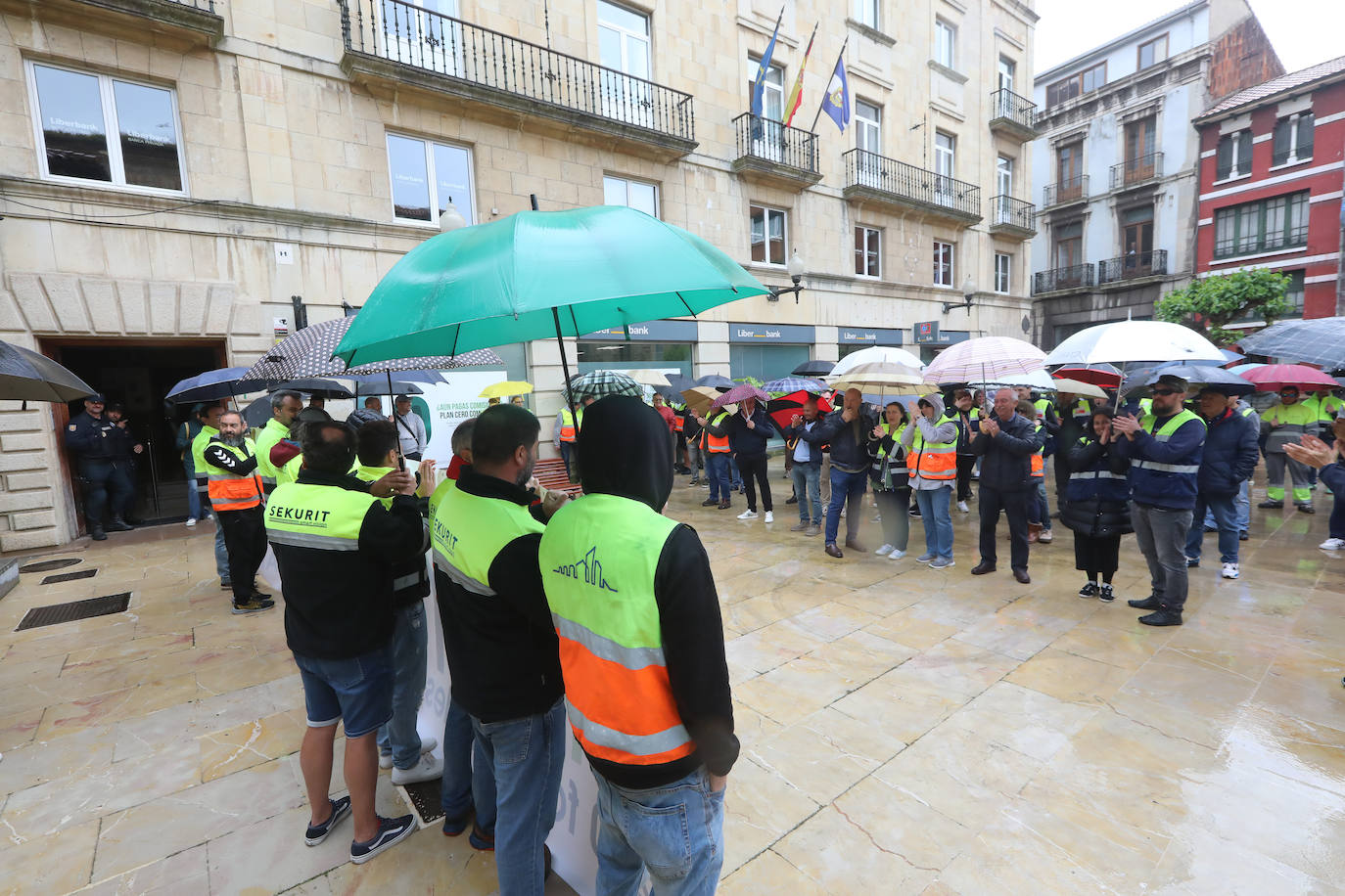 Los trabajadores de Saint-Gobain: «¡Basta ya! Avilés es industrial»