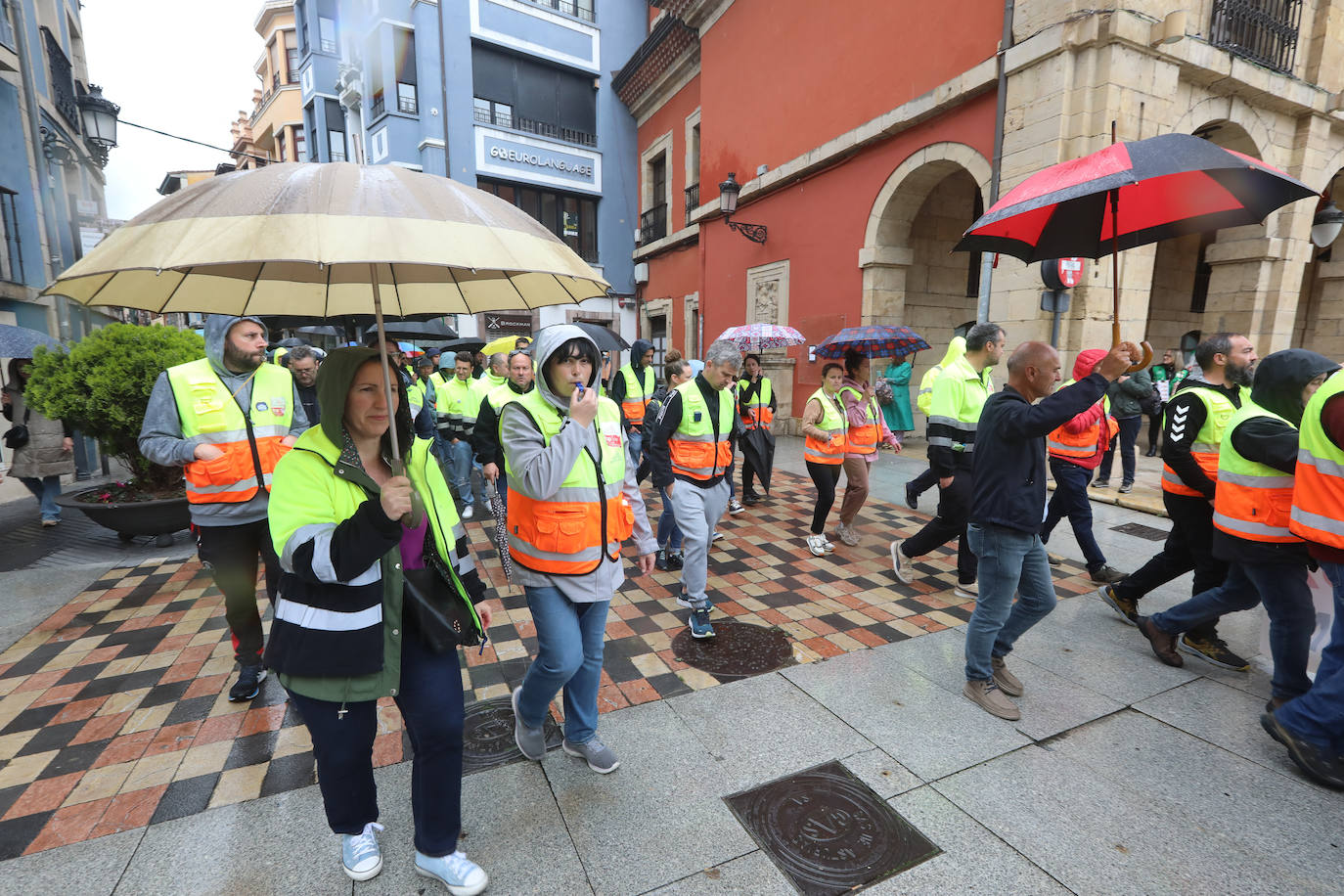 Los trabajadores de Saint-Gobain: «¡Basta ya! Avilés es industrial»