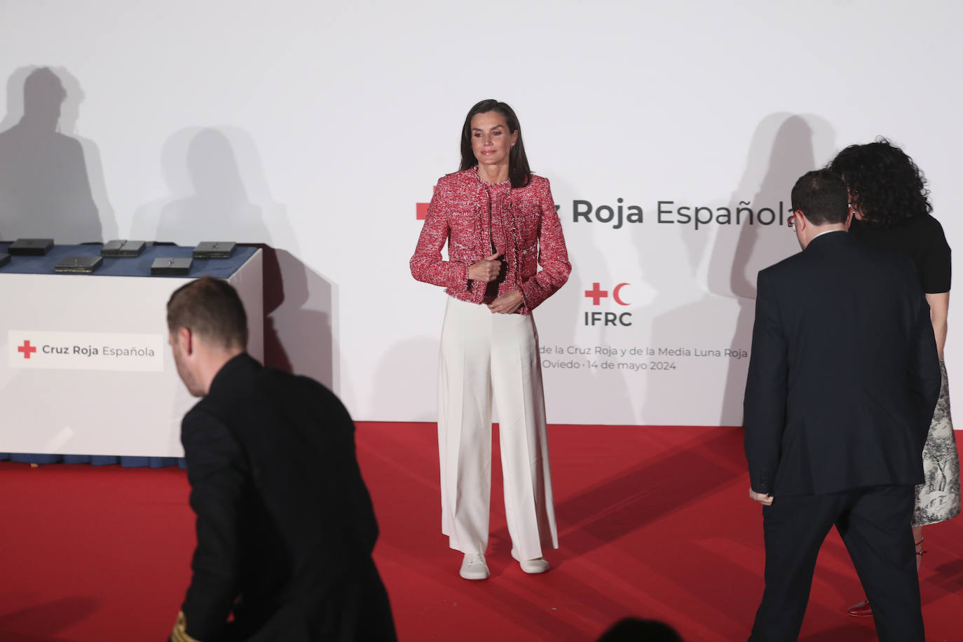 La Reina Letizia ensalza en Oviedo la labor de Cruz Roja