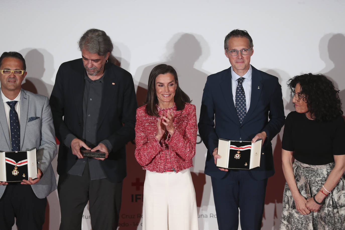 La Reina Letizia ensalza en Oviedo la labor de Cruz Roja