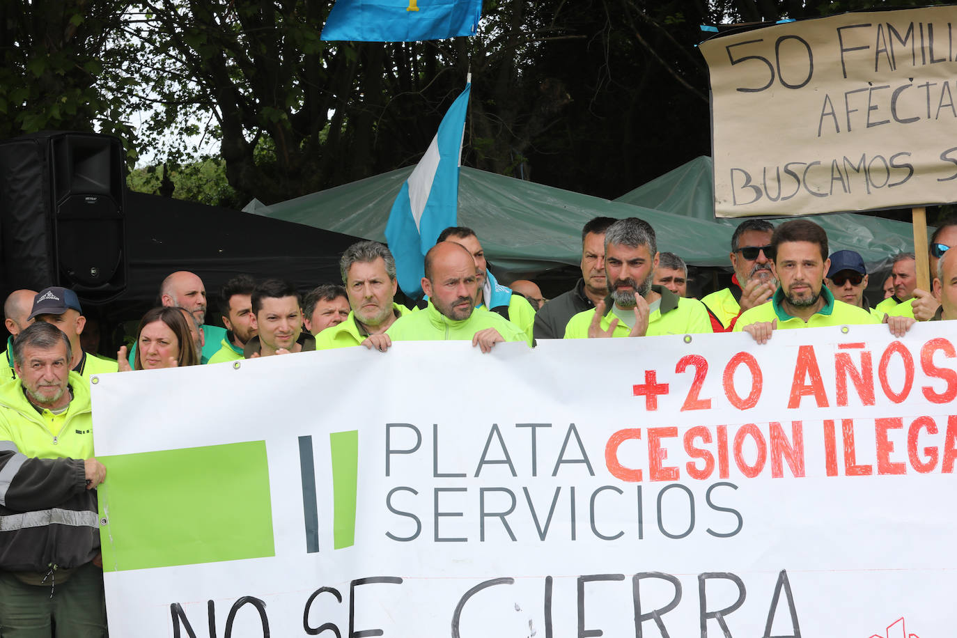 Yolanda Díaz arenga en Avilés a los trabajadores de Saint-Gobain