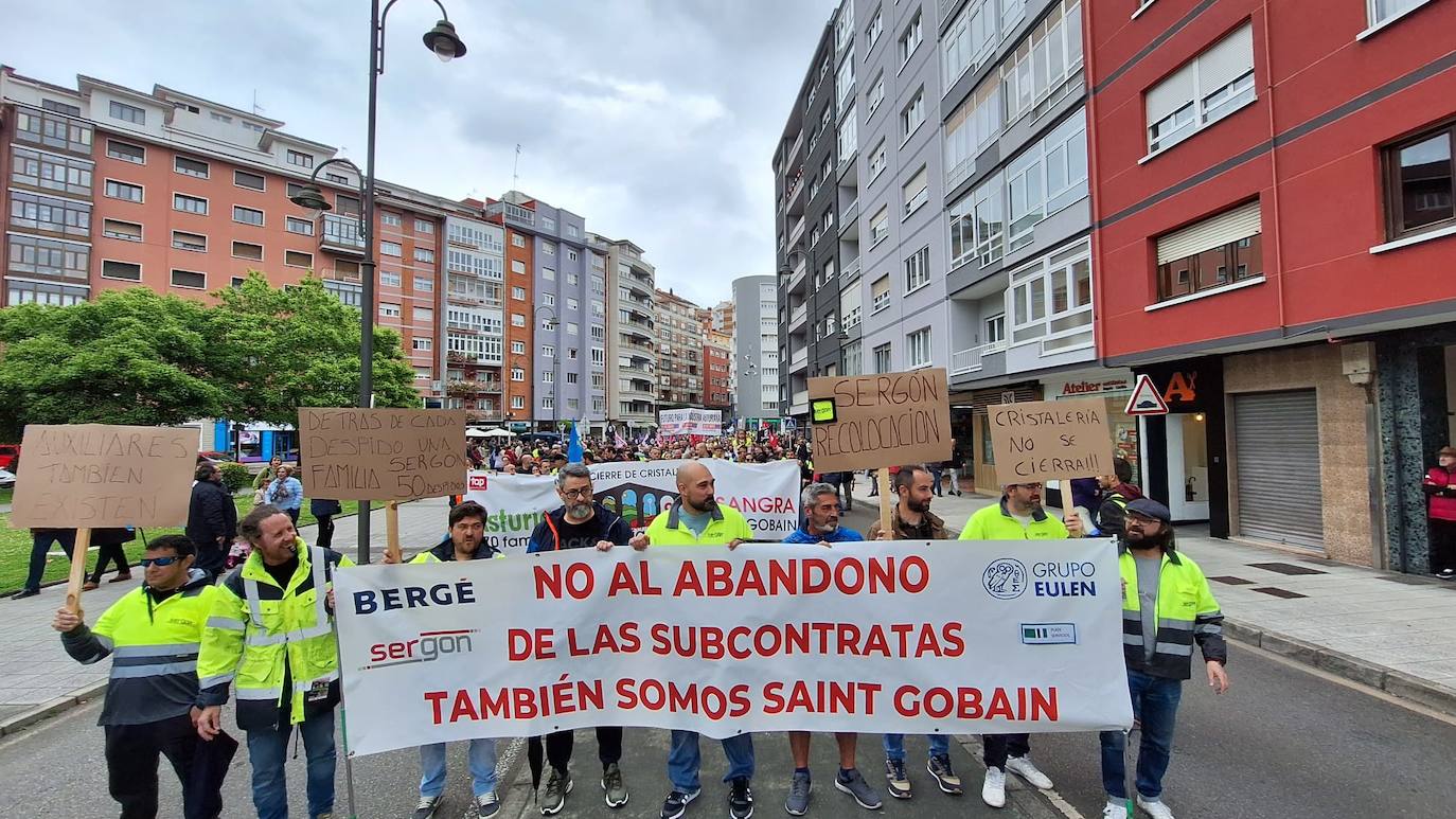 Avilés, unida contra el cierre en Saint-Gobain: «Cristalería no se cierra»