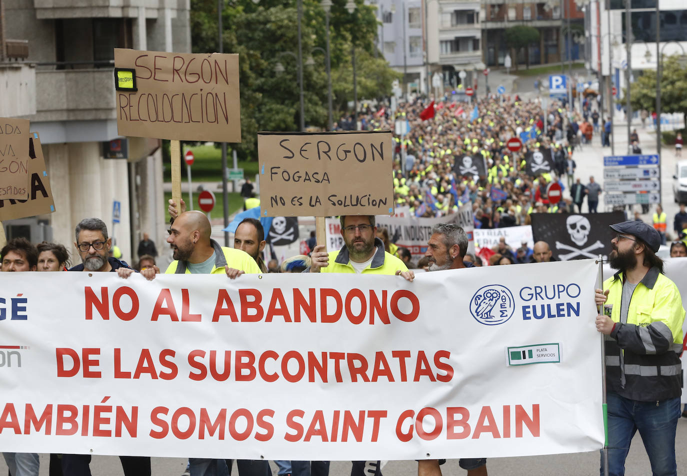 Avilés, unida contra el cierre en Saint-Gobain: «Cristalería no se cierra»