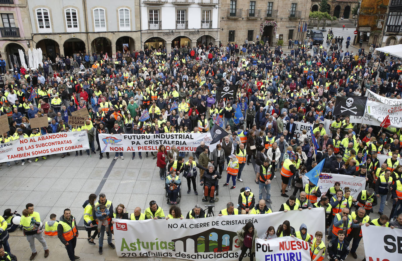 Avilés, unida contra el cierre en Saint-Gobain: «Cristalería no se cierra»