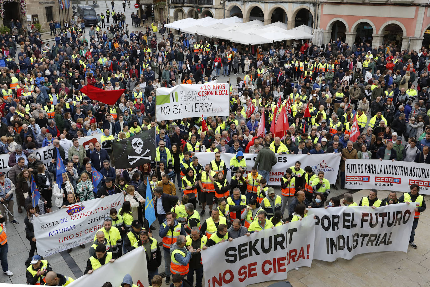 Avilés, unida contra el cierre en Saint-Gobain: «Cristalería no se cierra»