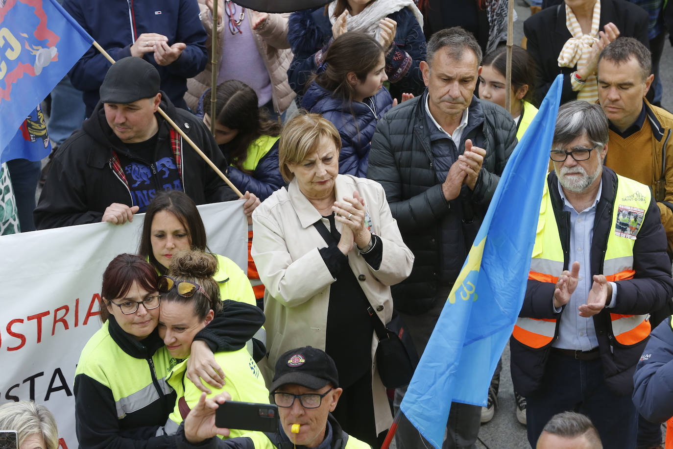 Avilés, unida contra el cierre en Saint-Gobain: «Cristalería no se cierra»