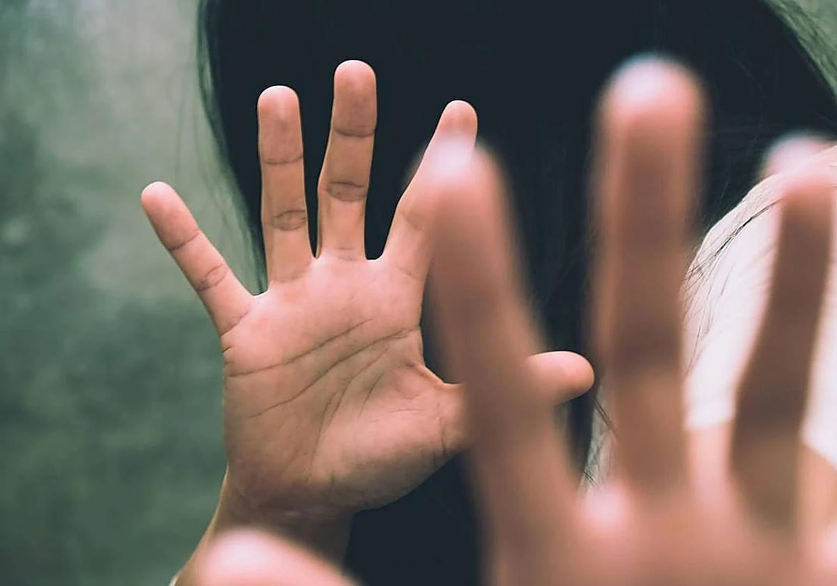 El acusado de abusar de una menor tutelada en Gijón, en libertad a la espera de juicio.