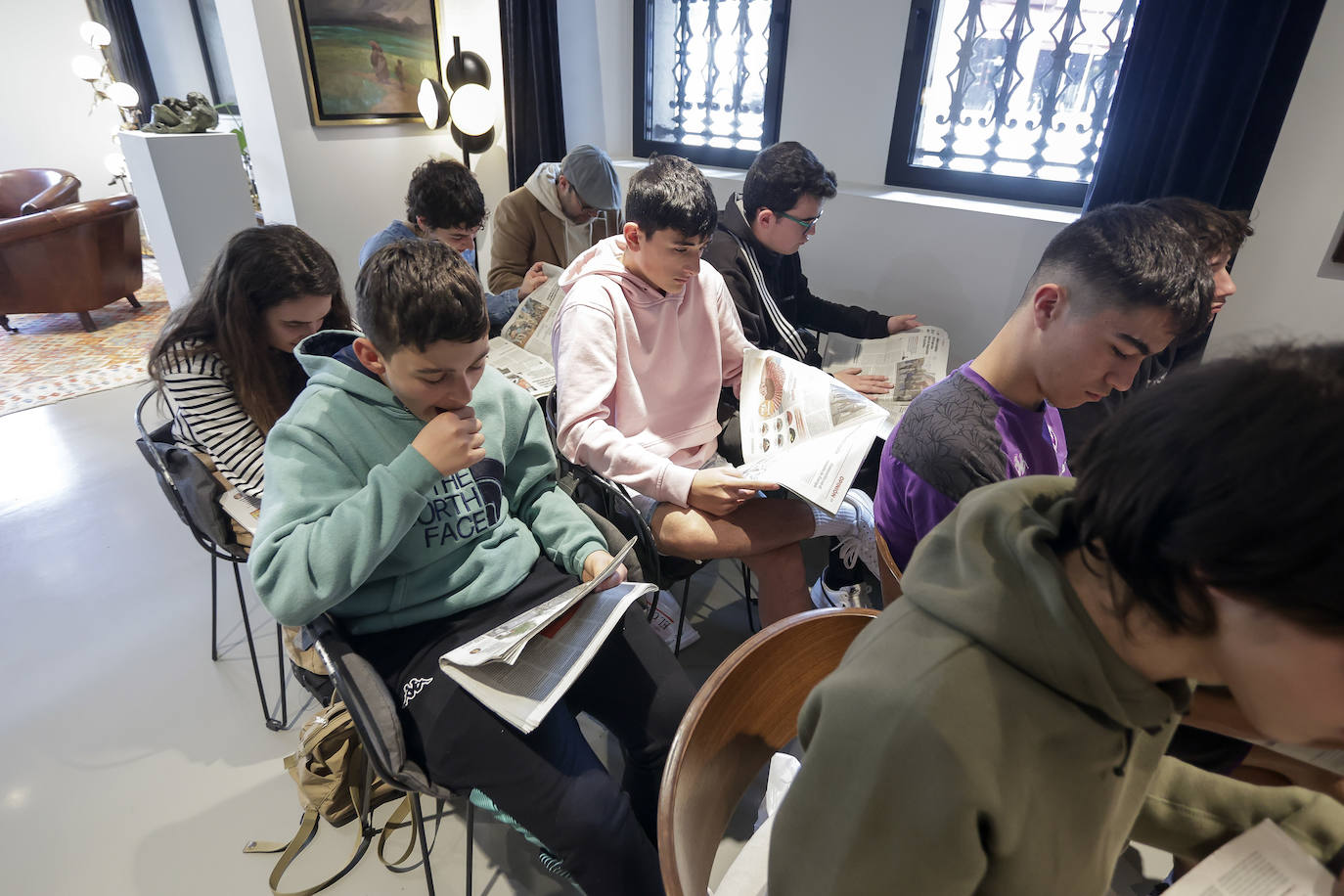 Estudiantes del Instituto Elisa y Luis Villamil visitan EL COMERCIO