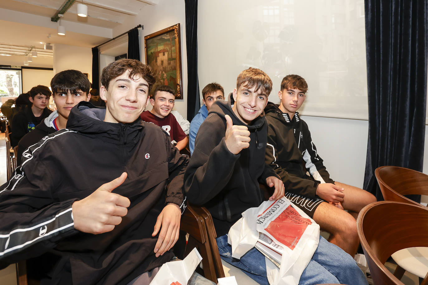 Estudiantes del Instituto Elisa y Luis Villamil visitan EL COMERCIO