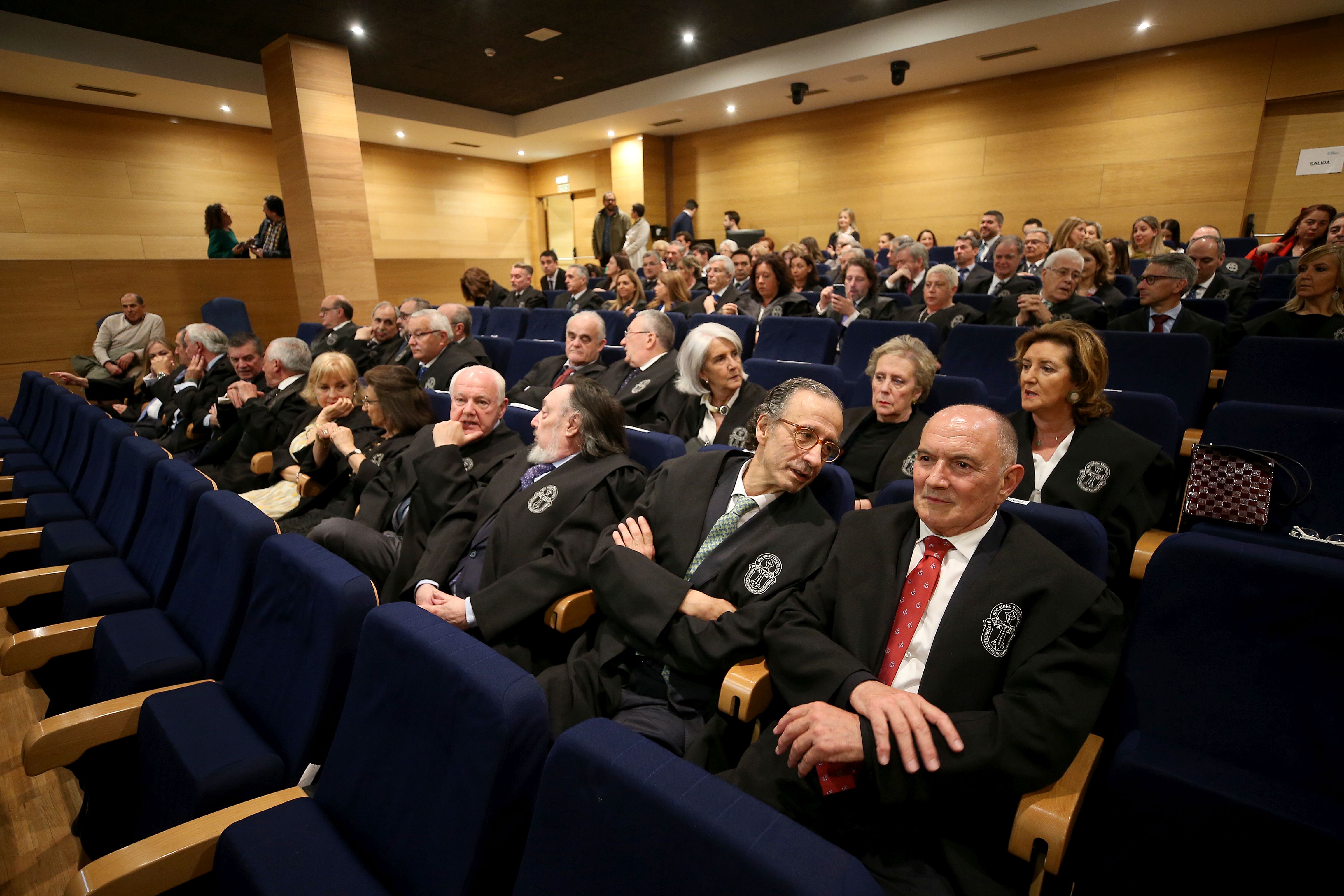 Entrega de insignias en el Colegio de Abogados de Oviedo