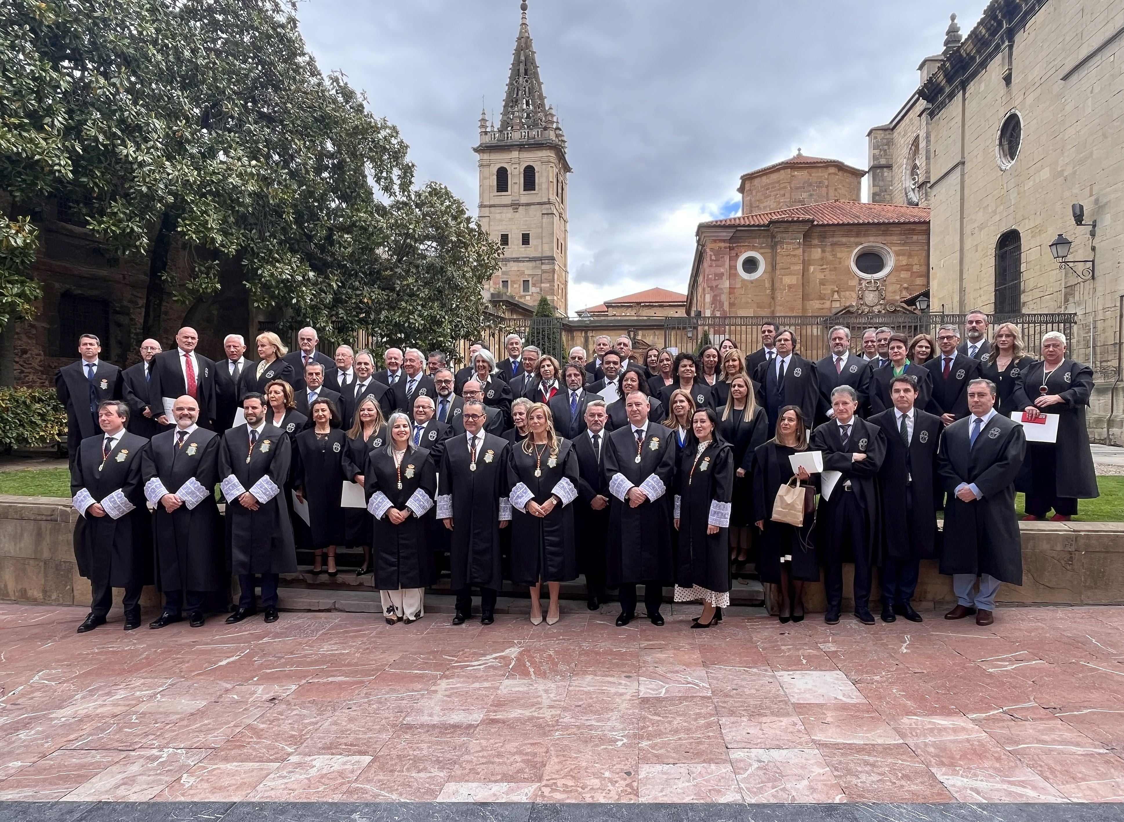 Entrega de insignias en el Colegio de Abogados de Oviedo
