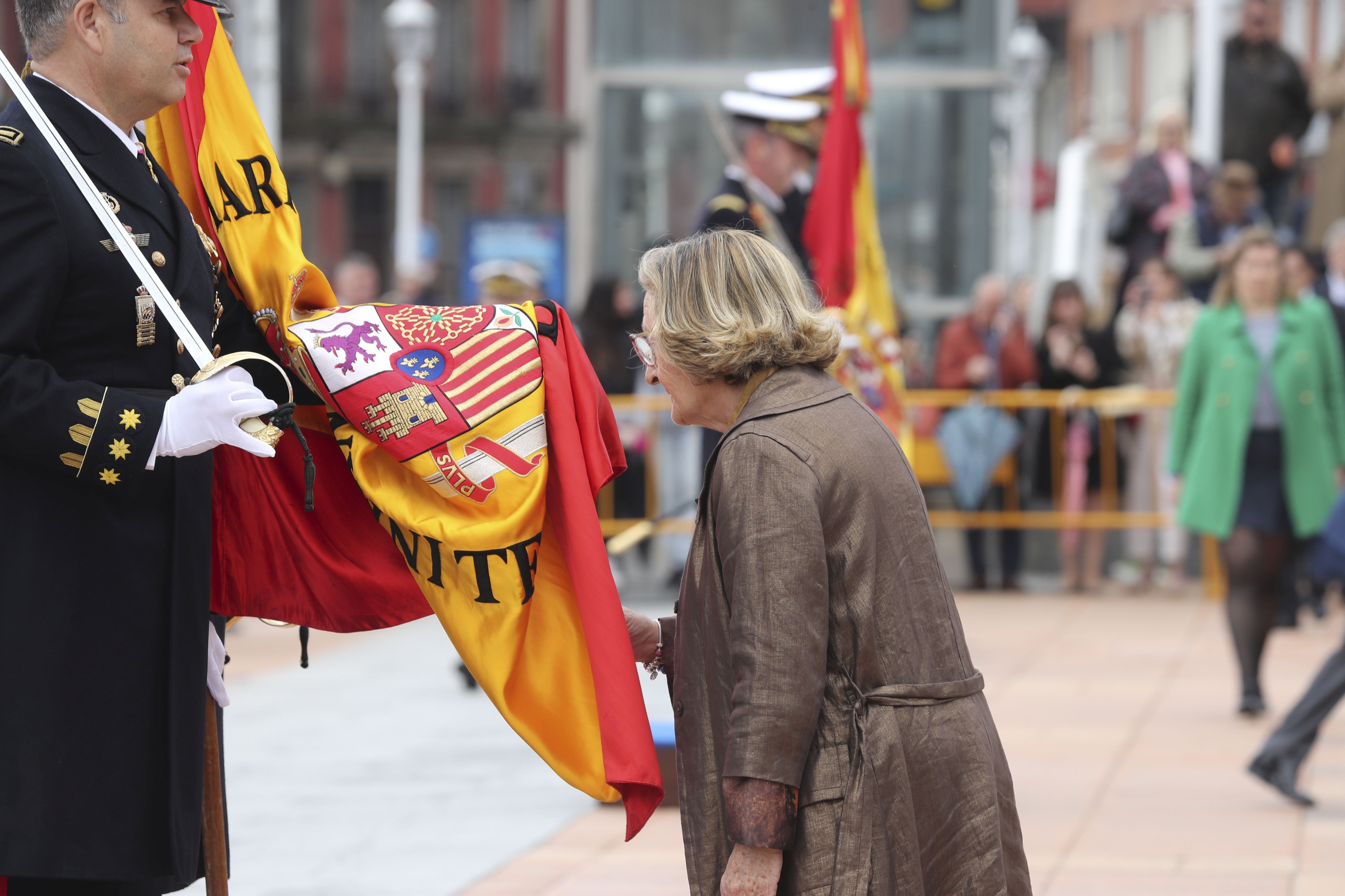 Las imágenes de la jura de bandera en Gijón (2)