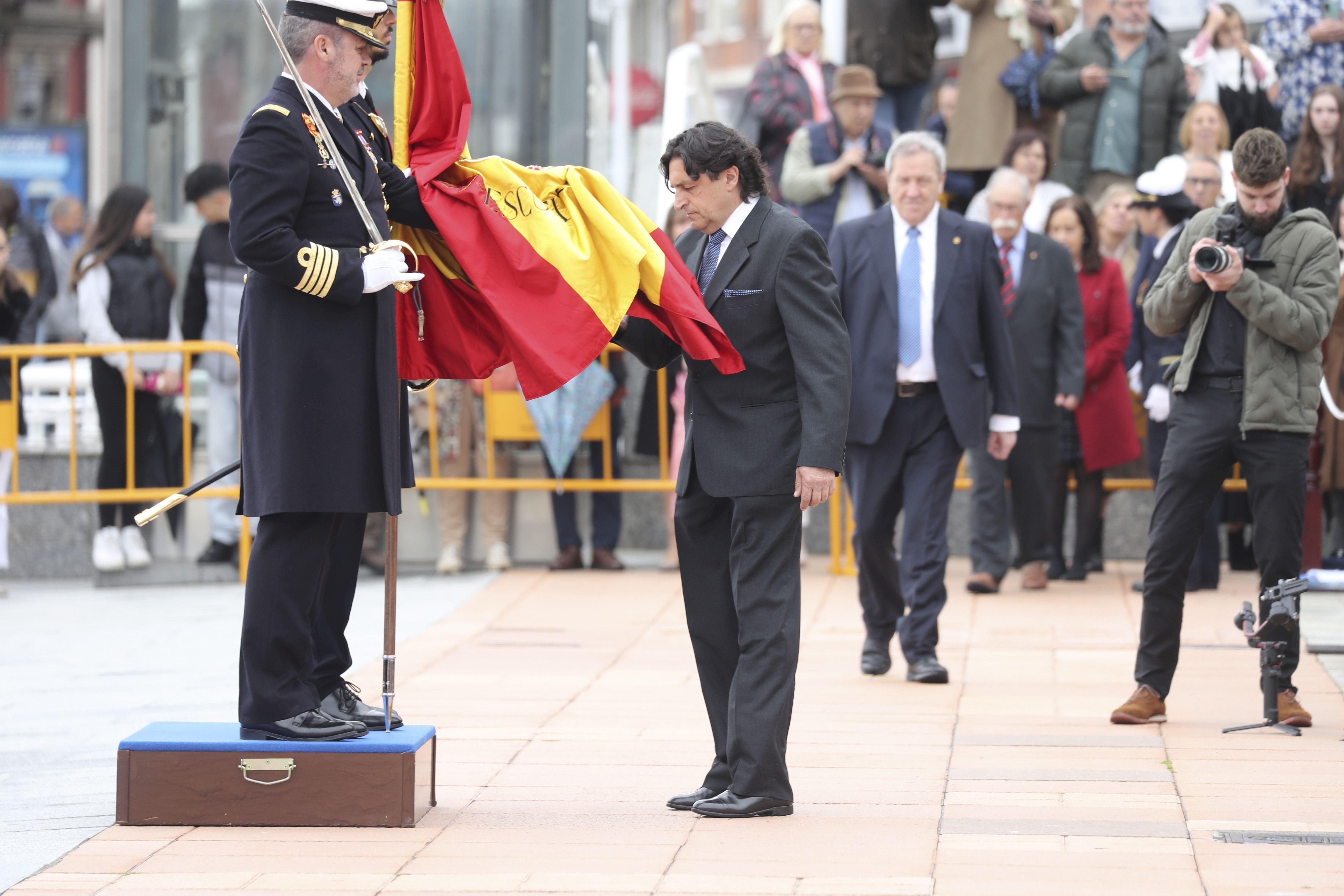 Las imágenes de la jura de bandera en Gijón (2)