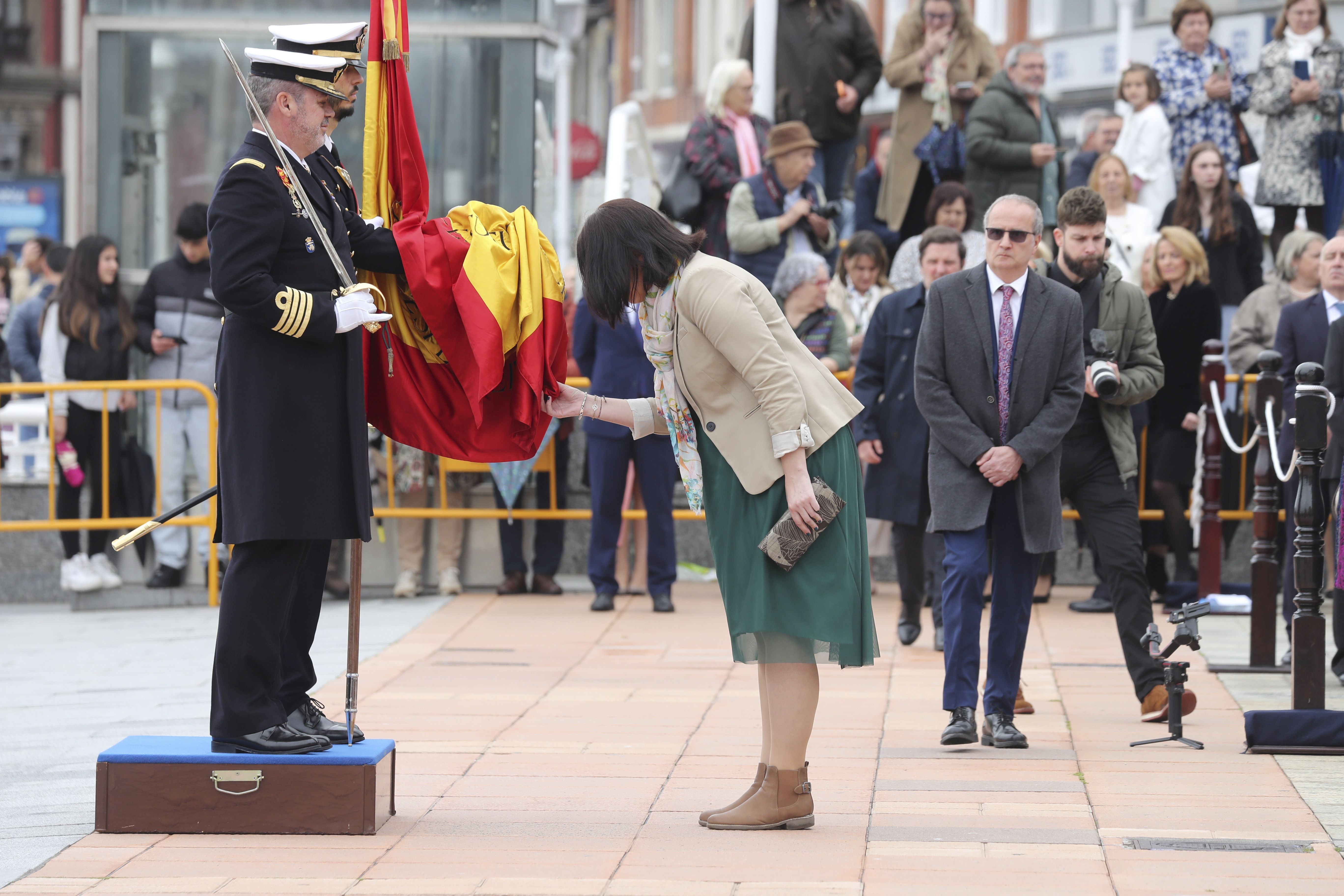 Las imágenes de la jura de bandera en Gijón (2)