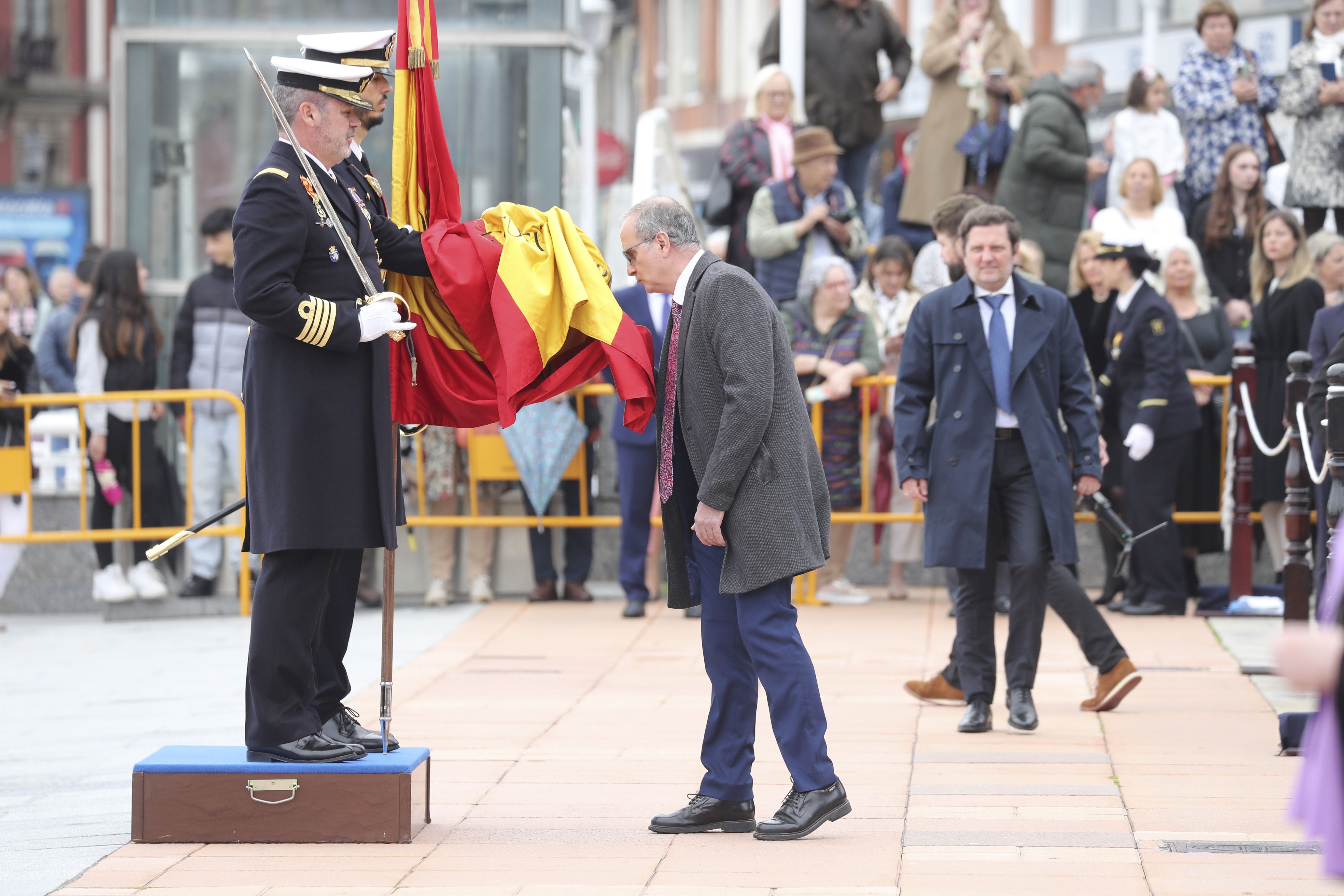 Las imágenes de la jura de bandera en Gijón (2)