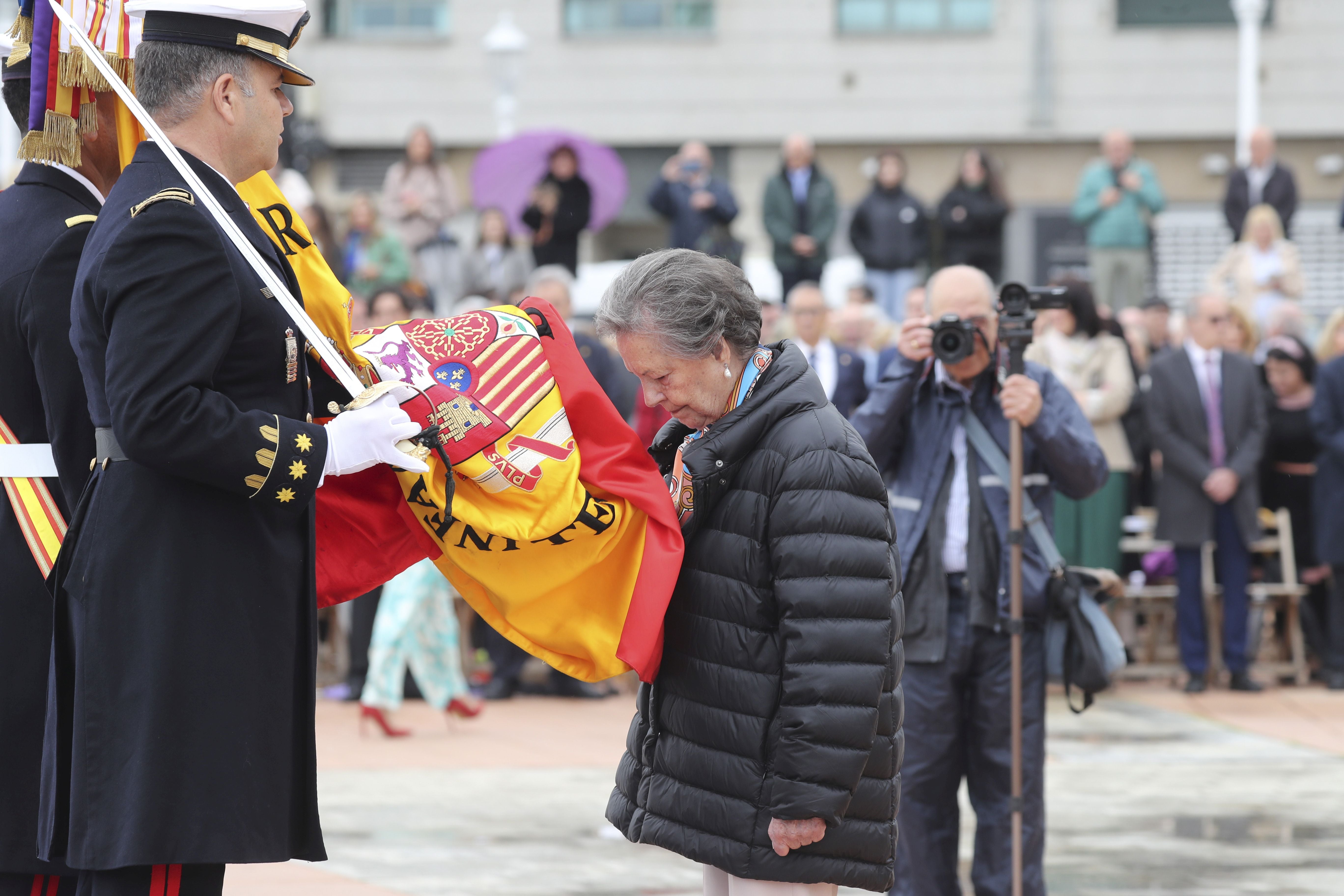 Las imágenes de la jura de bandera en Gijón (2)