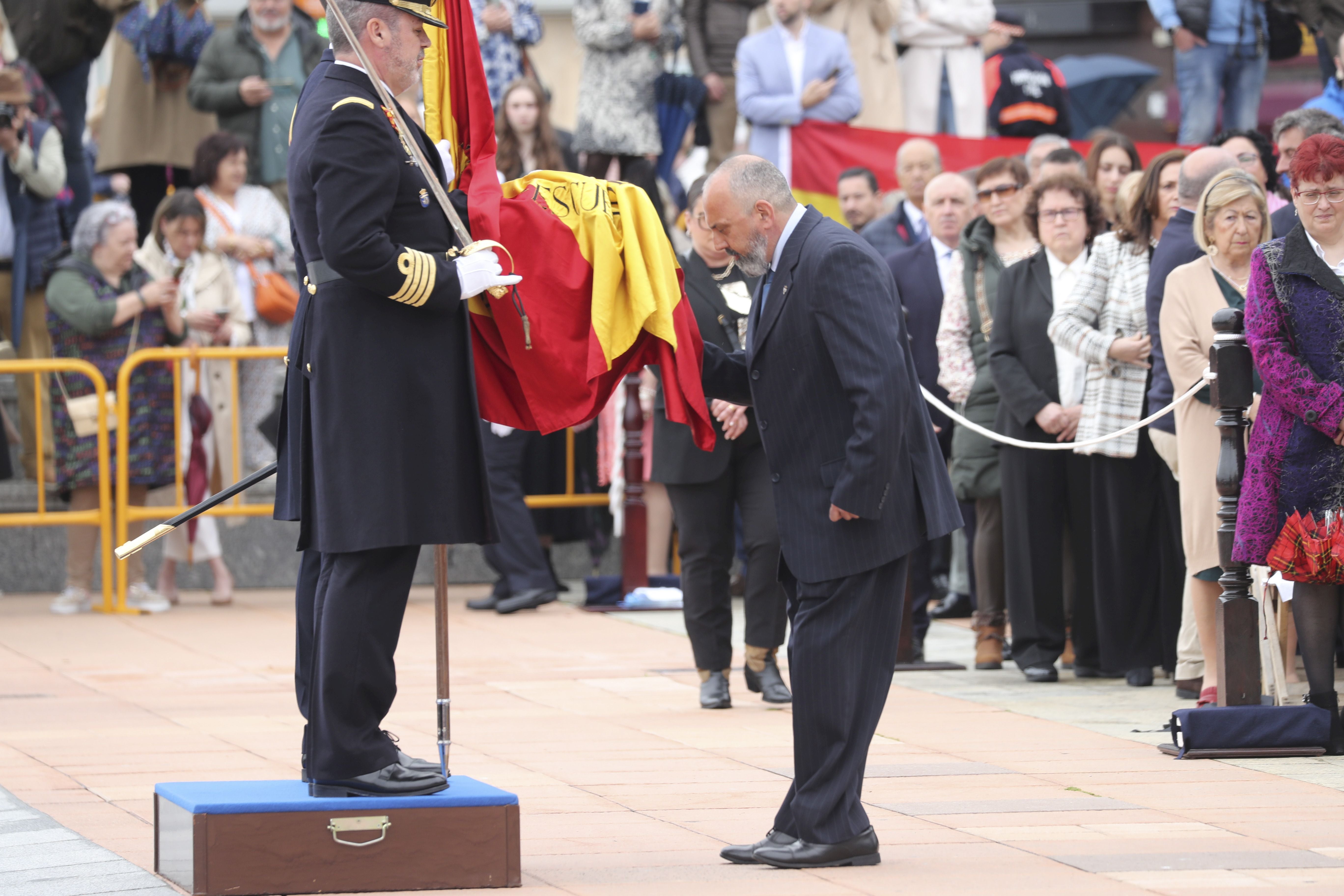 Las imágenes de la jura de bandera en Gijón (2)