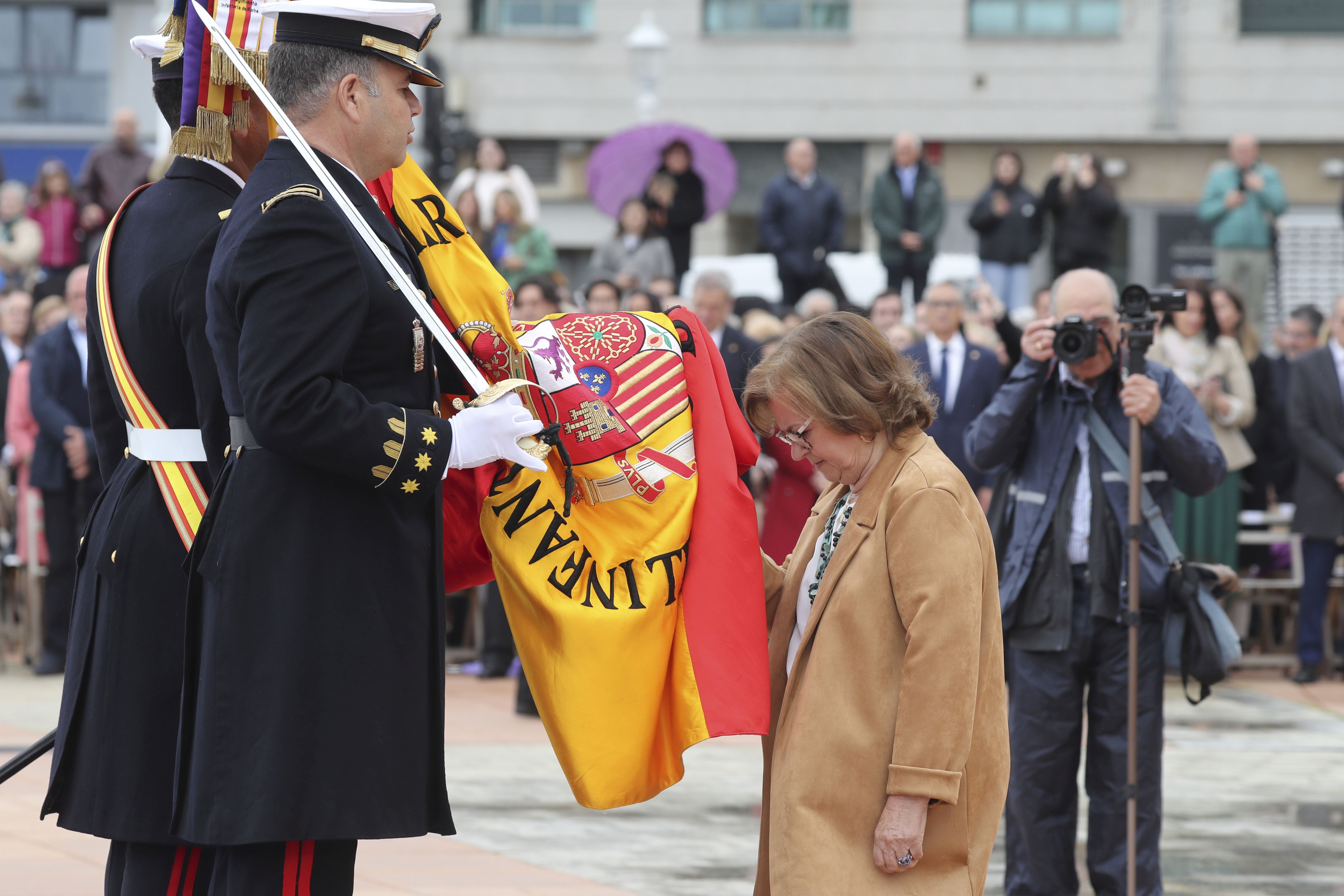 Las imágenes de la jura de bandera en Gijón (2)