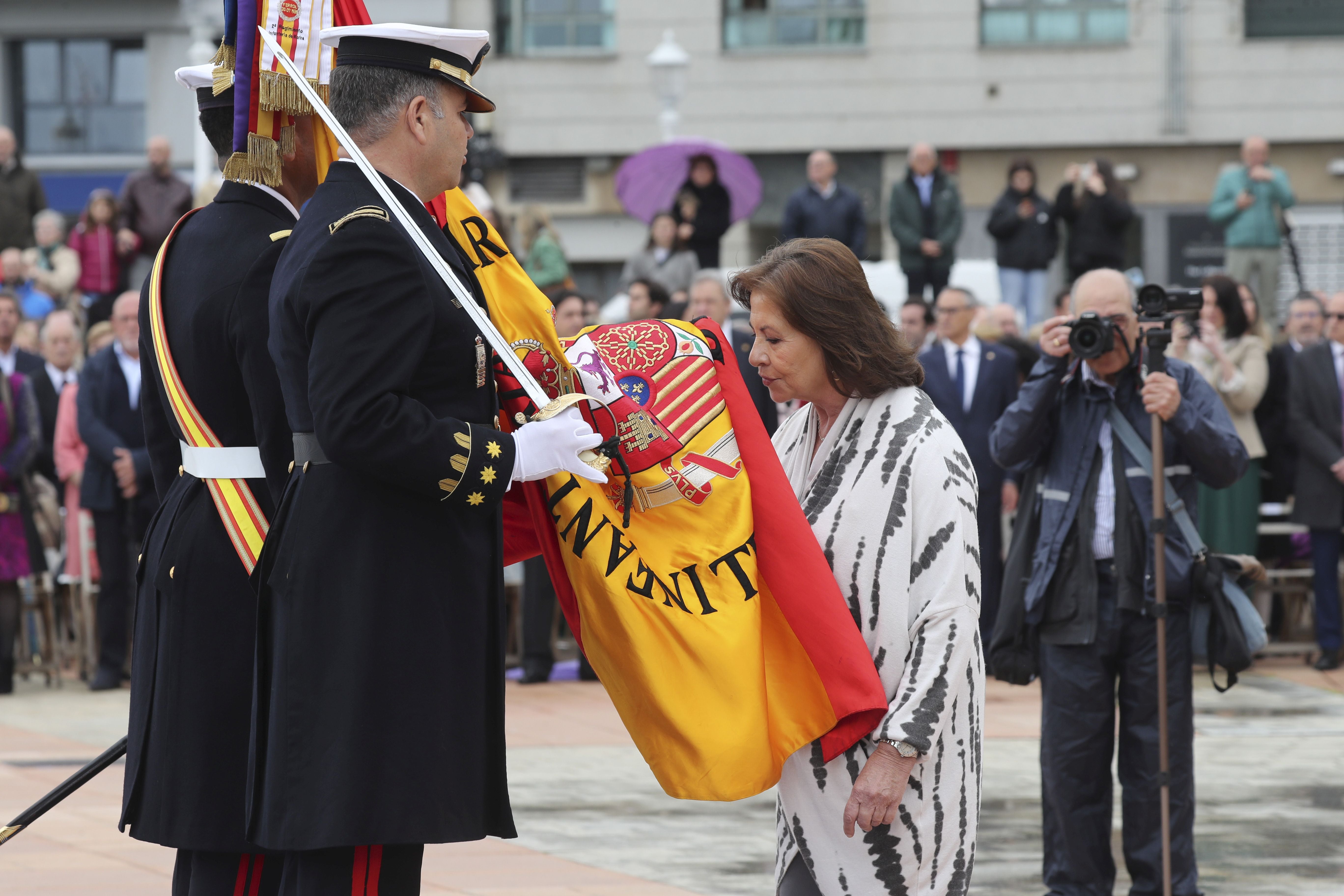 Las imágenes de la jura de bandera en Gijón (2)