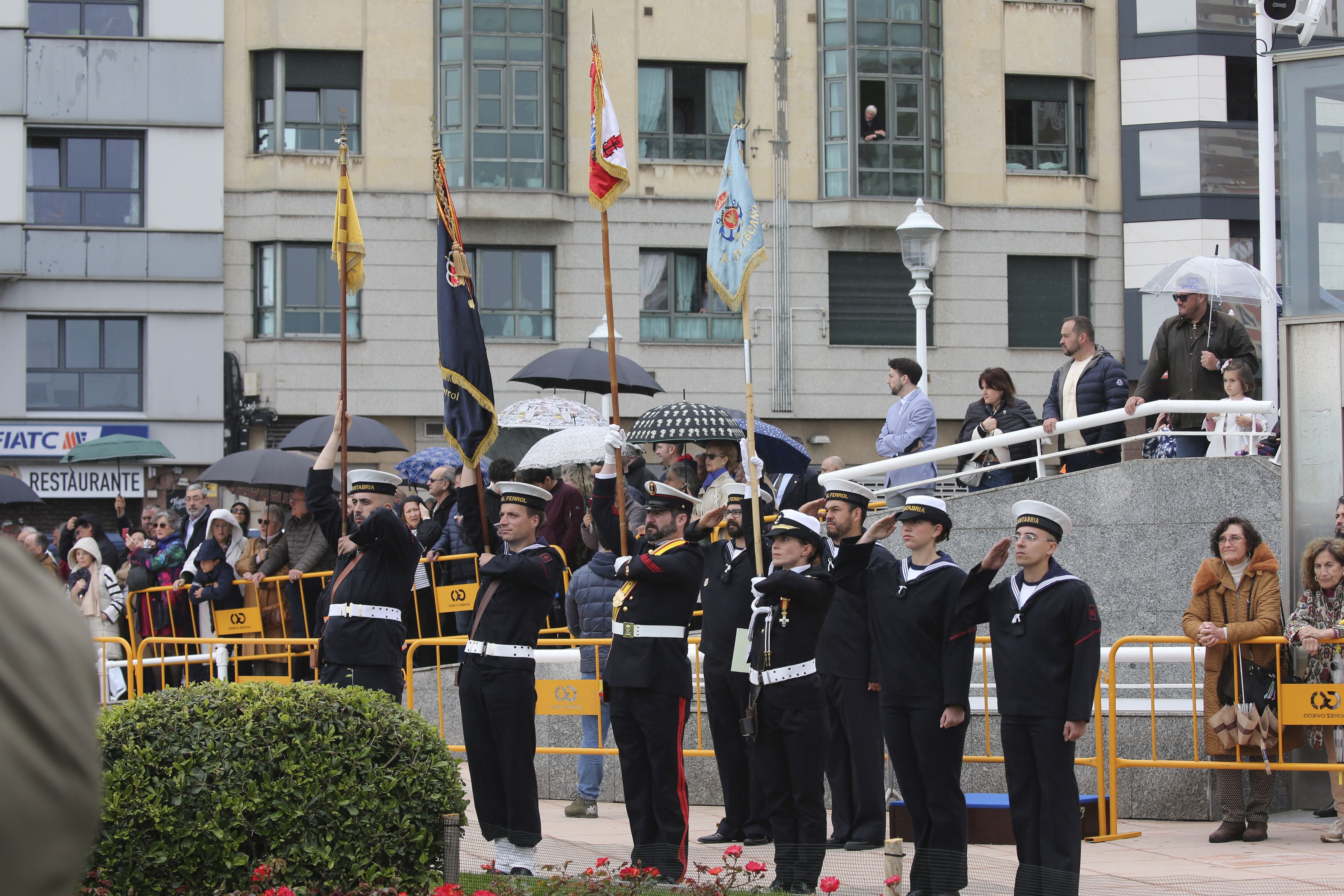 Las imágenes de la jura de bandera en Gijón (1)