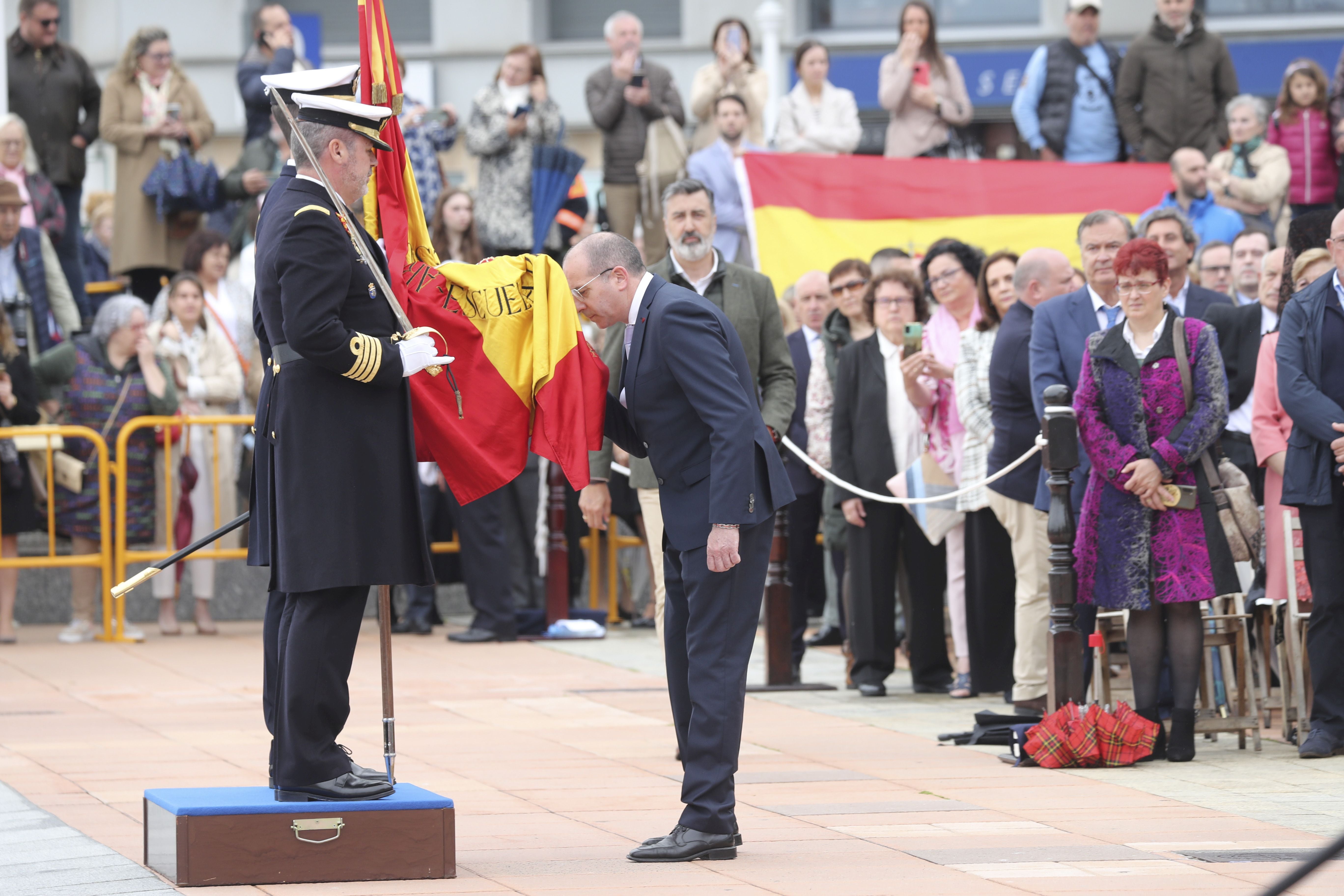 Las imágenes de la jura de bandera en Gijón (2)