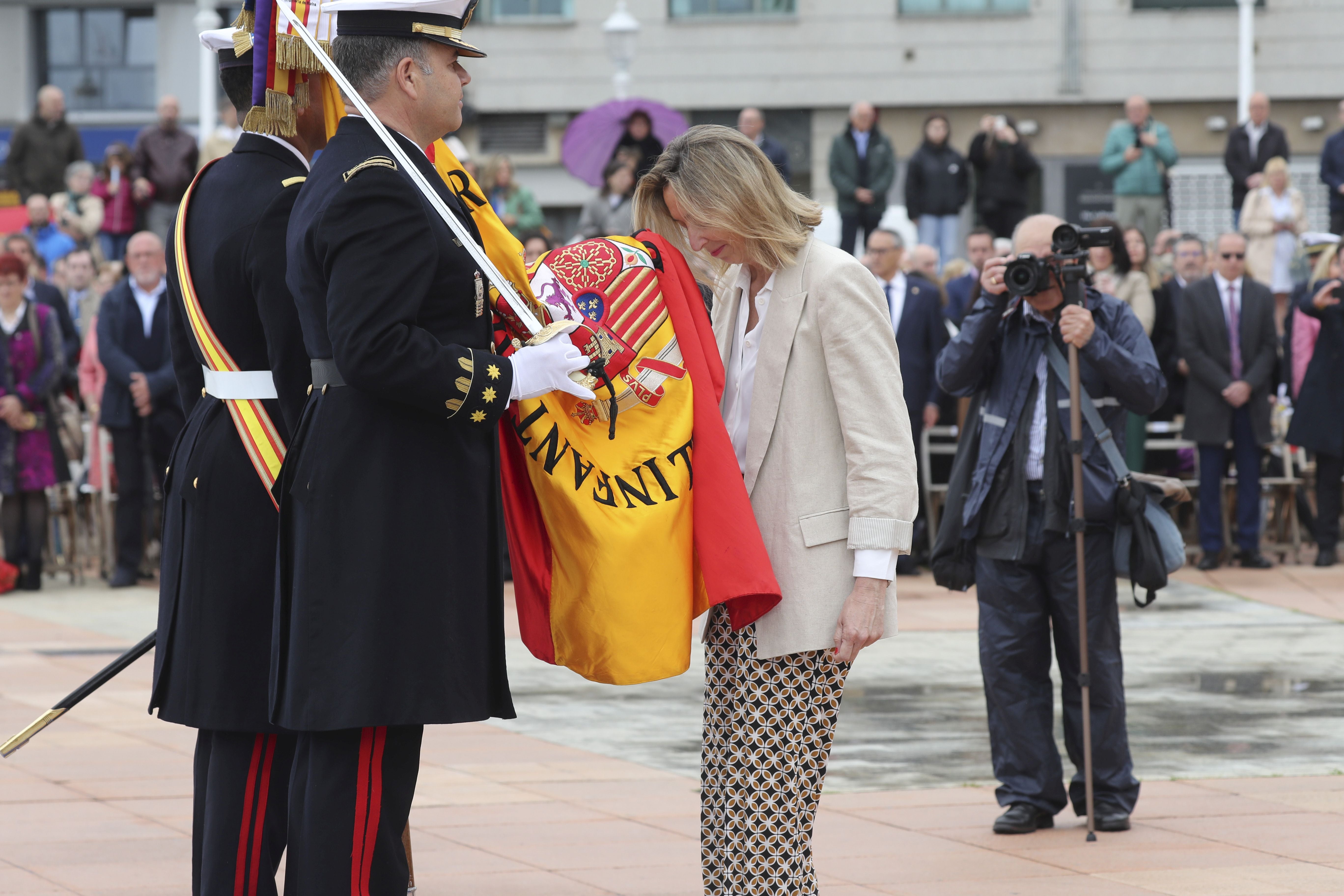 Las imágenes de la jura de bandera en Gijón (2)