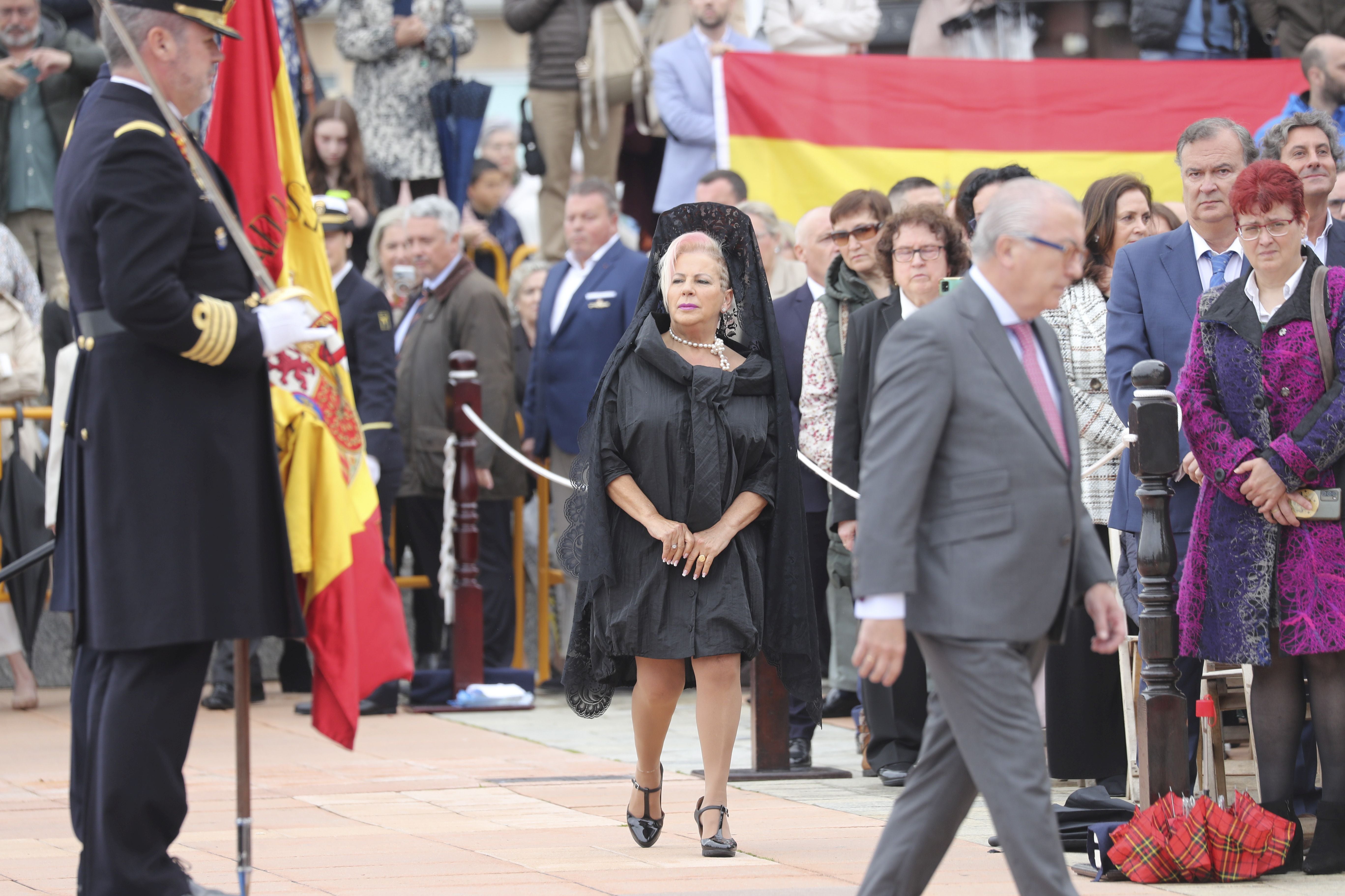 Las imágenes de la jura de bandera en Gijón (2)