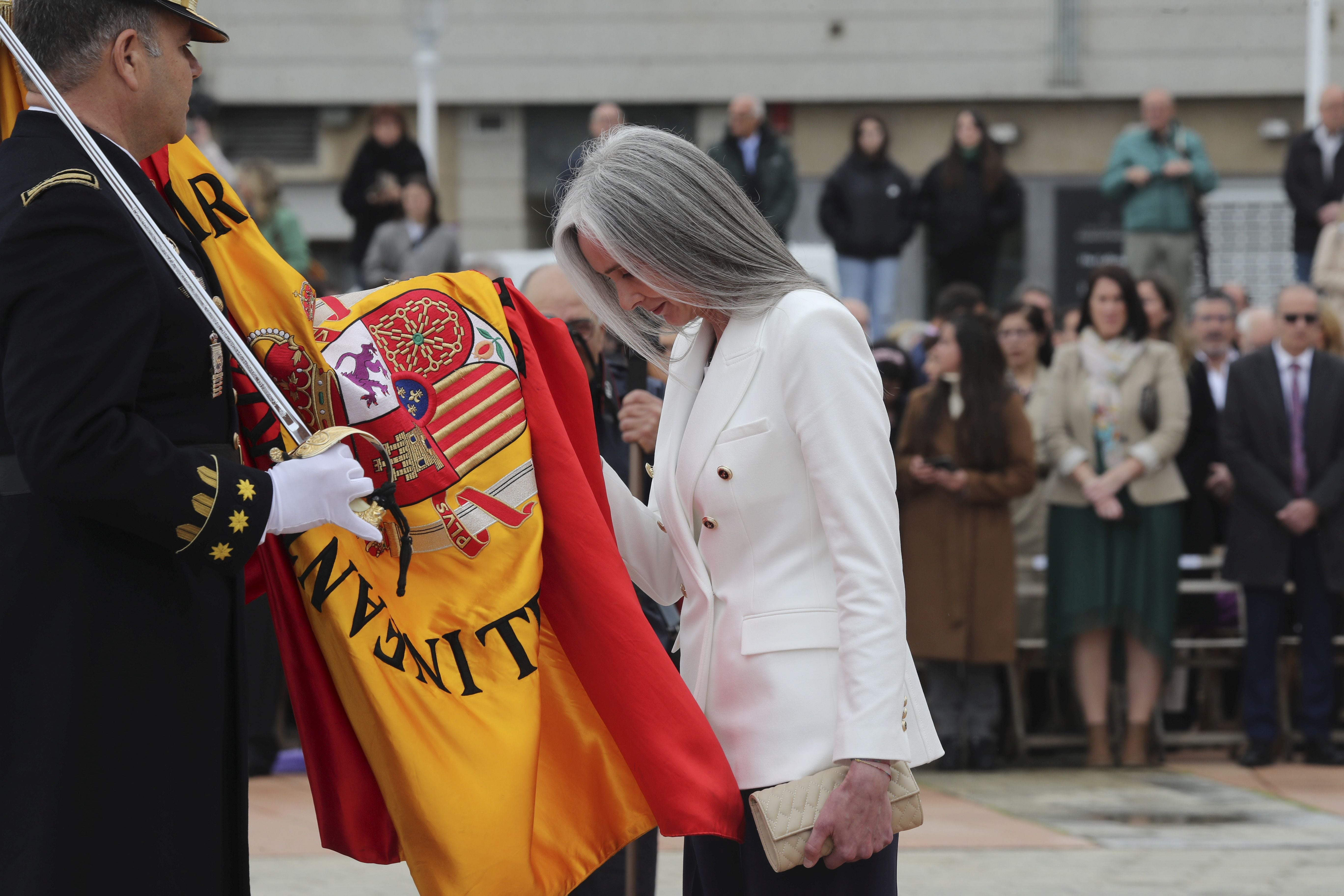 Las imágenes de la jura de bandera en Gijón (3)