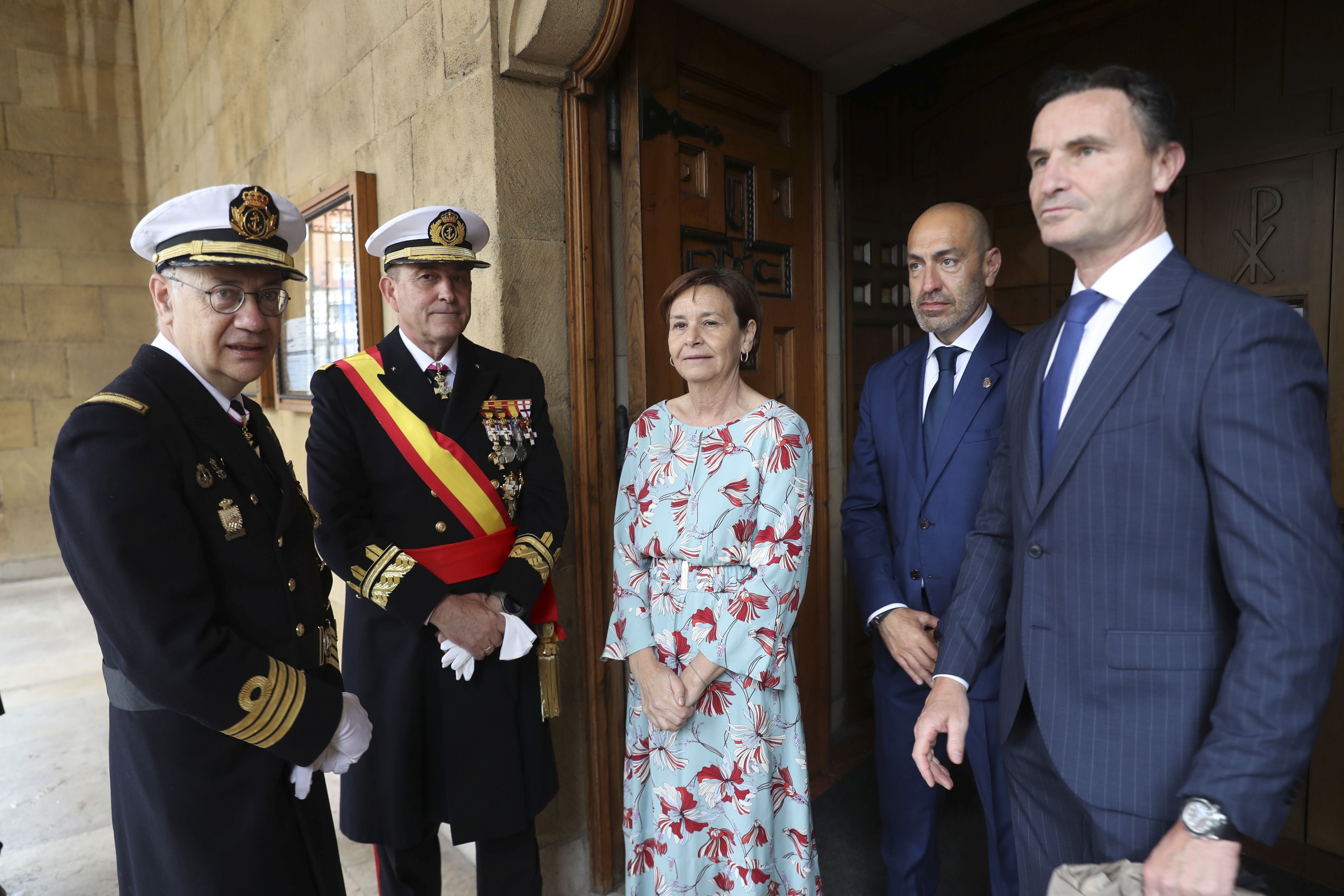 Las imágenes de la jura de bandera en Gijón (1)