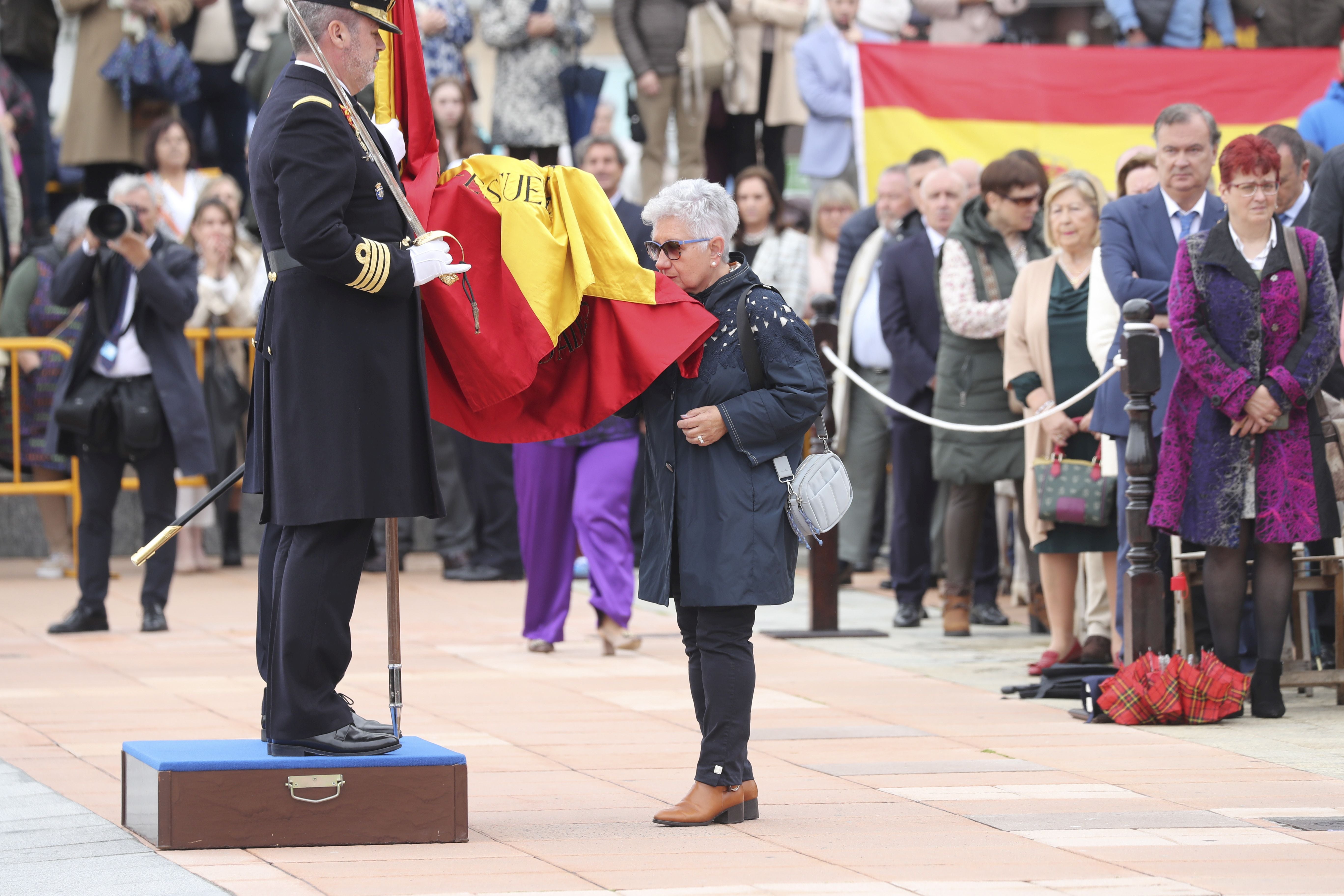 Las imágenes de la jura de bandera en Gijón (3)