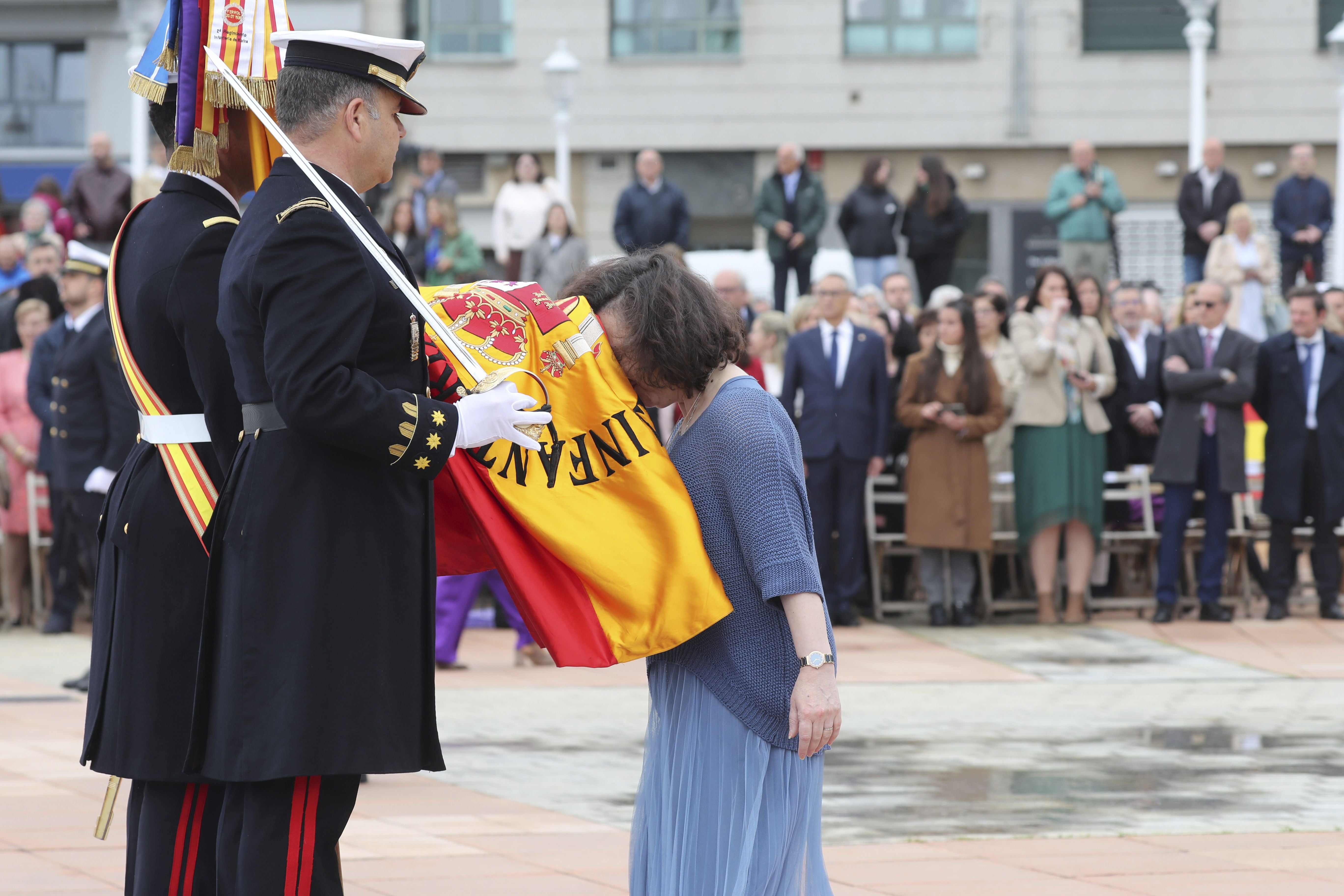 Las imágenes de la jura de bandera en Gijón (3)