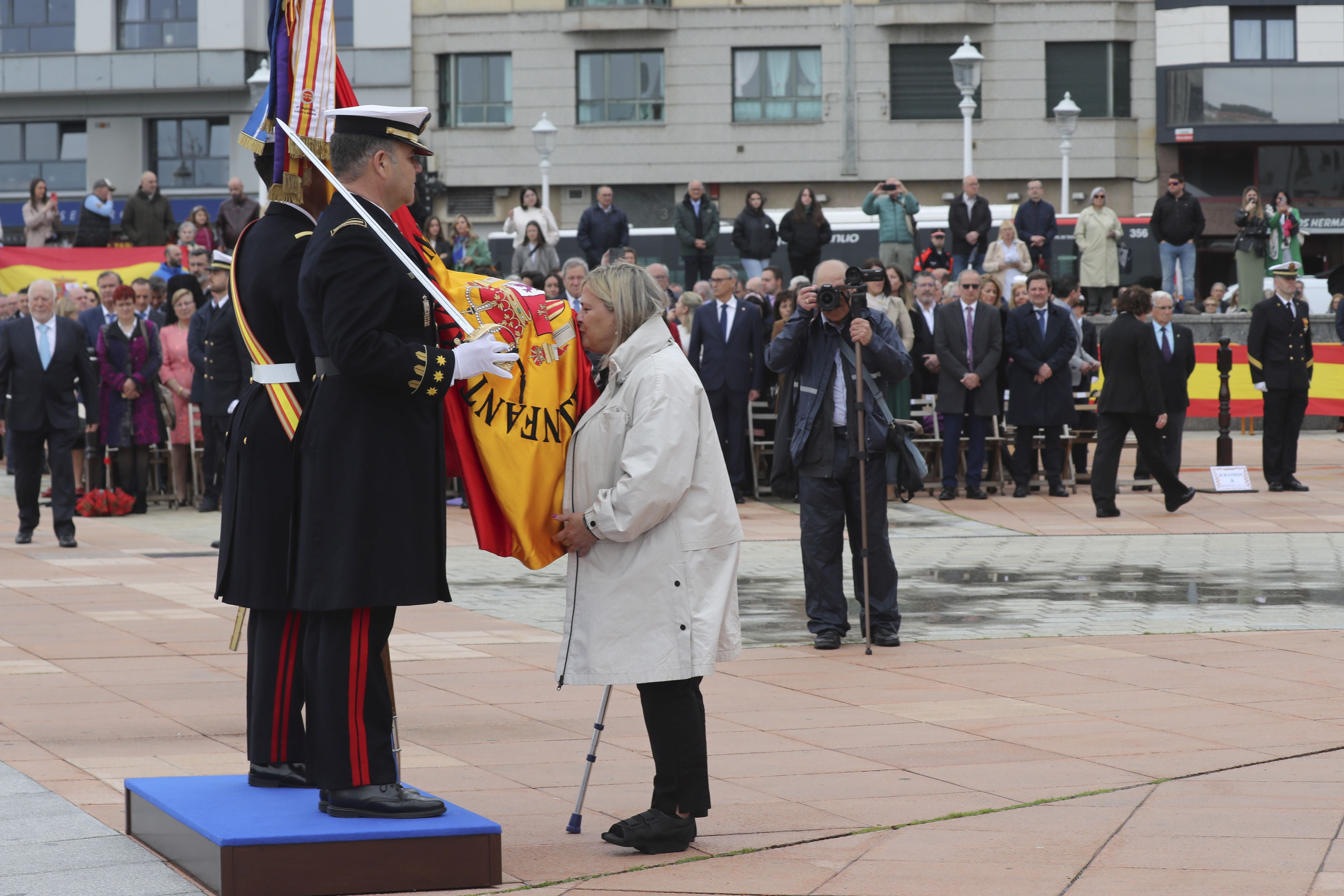 Las imágenes de la jura de bandera en Gijón (3)