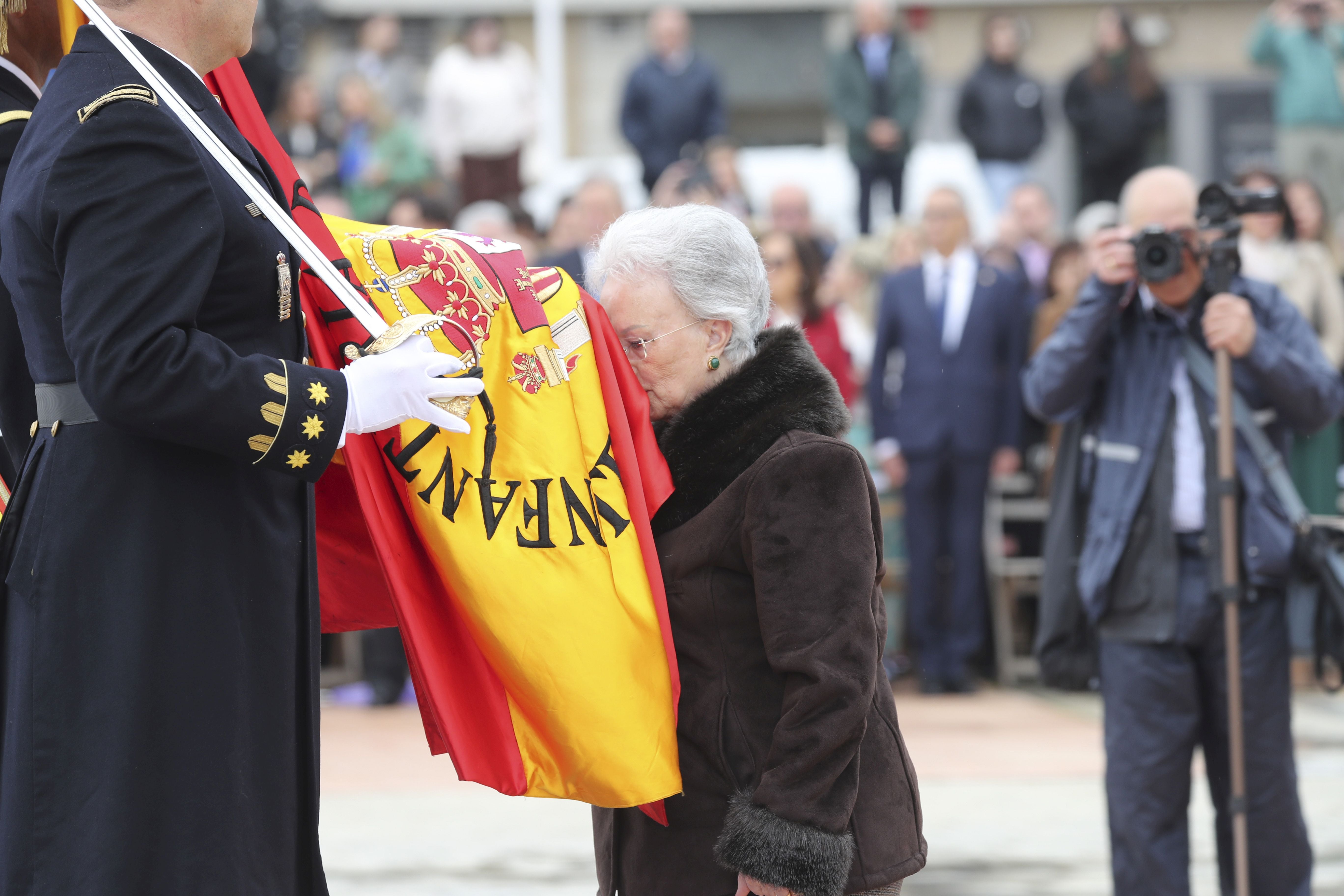 Las imágenes de la jura de bandera en Gijón (3)