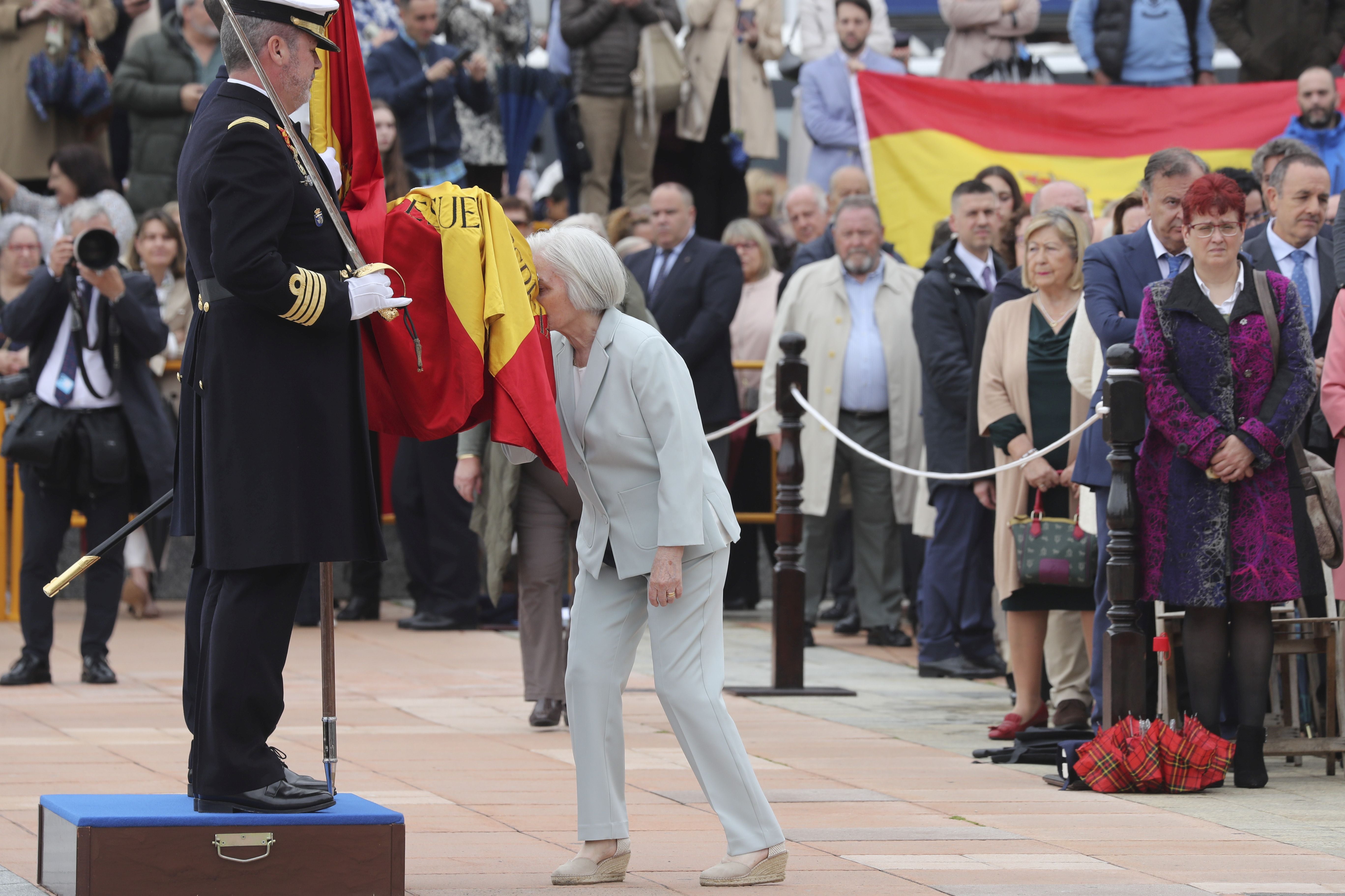 Las imágenes de la jura de bandera en Gijón (3)