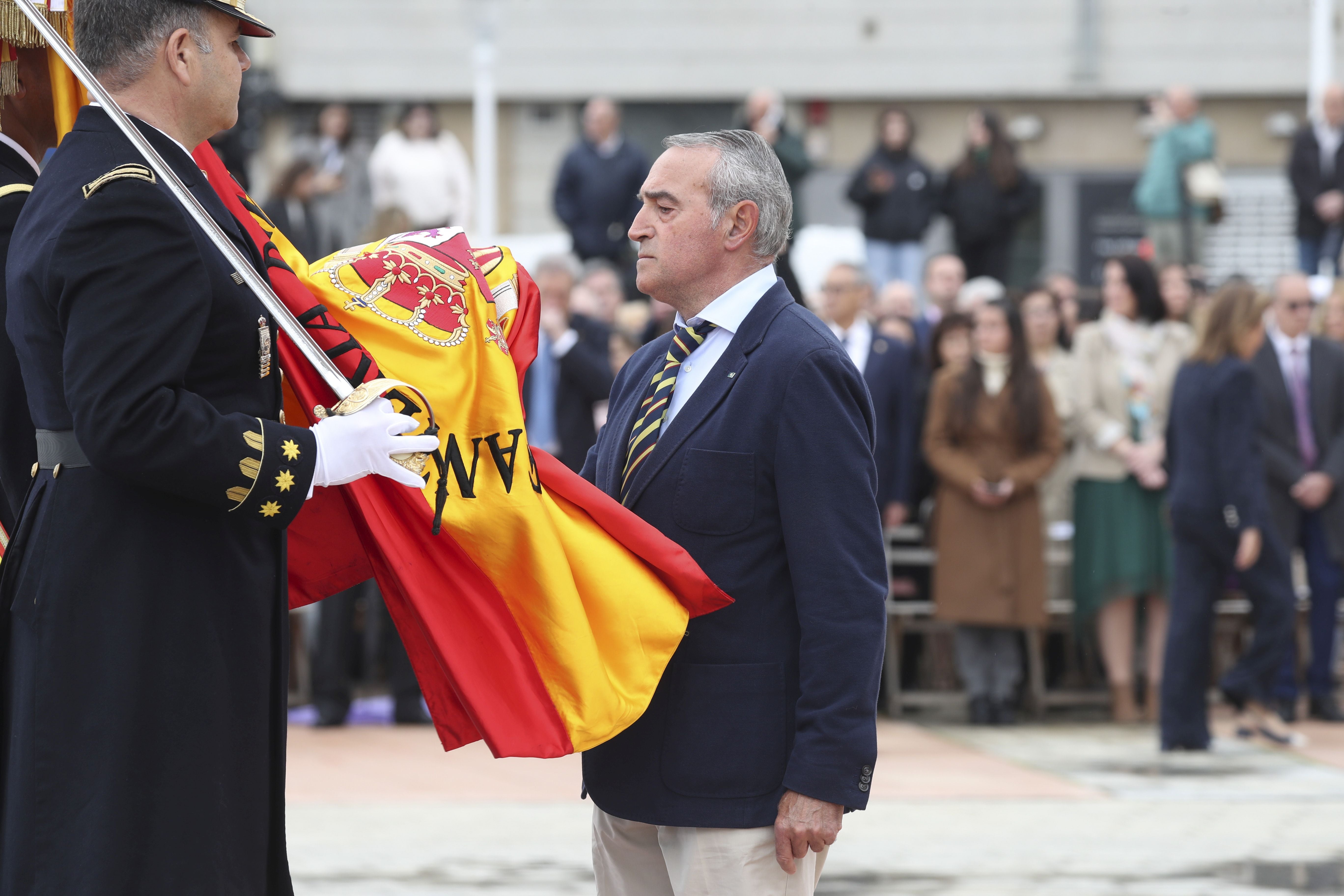 Las imágenes de la jura de bandera en Gijón (3)