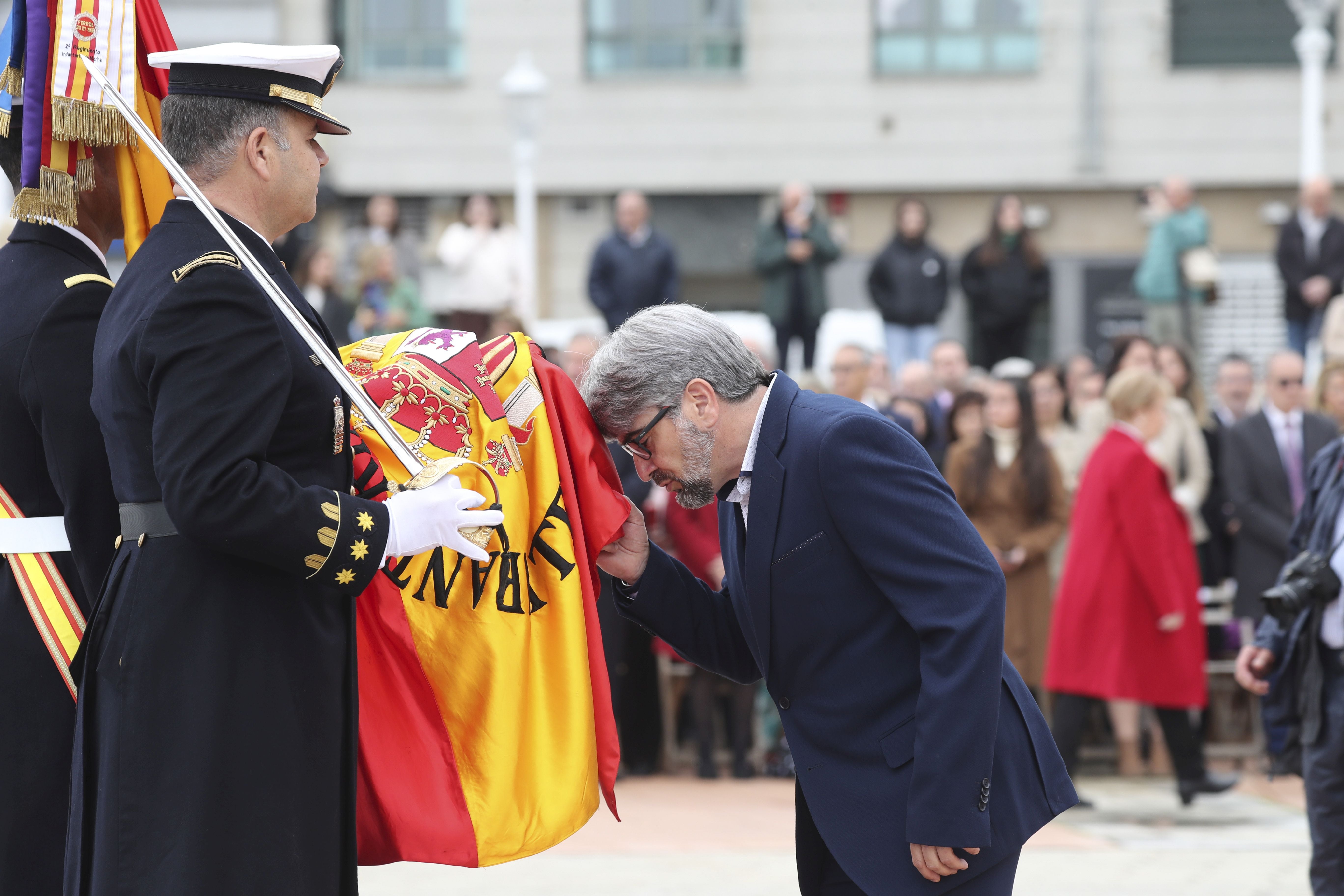 Las imágenes de la jura de bandera en Gijón (3)