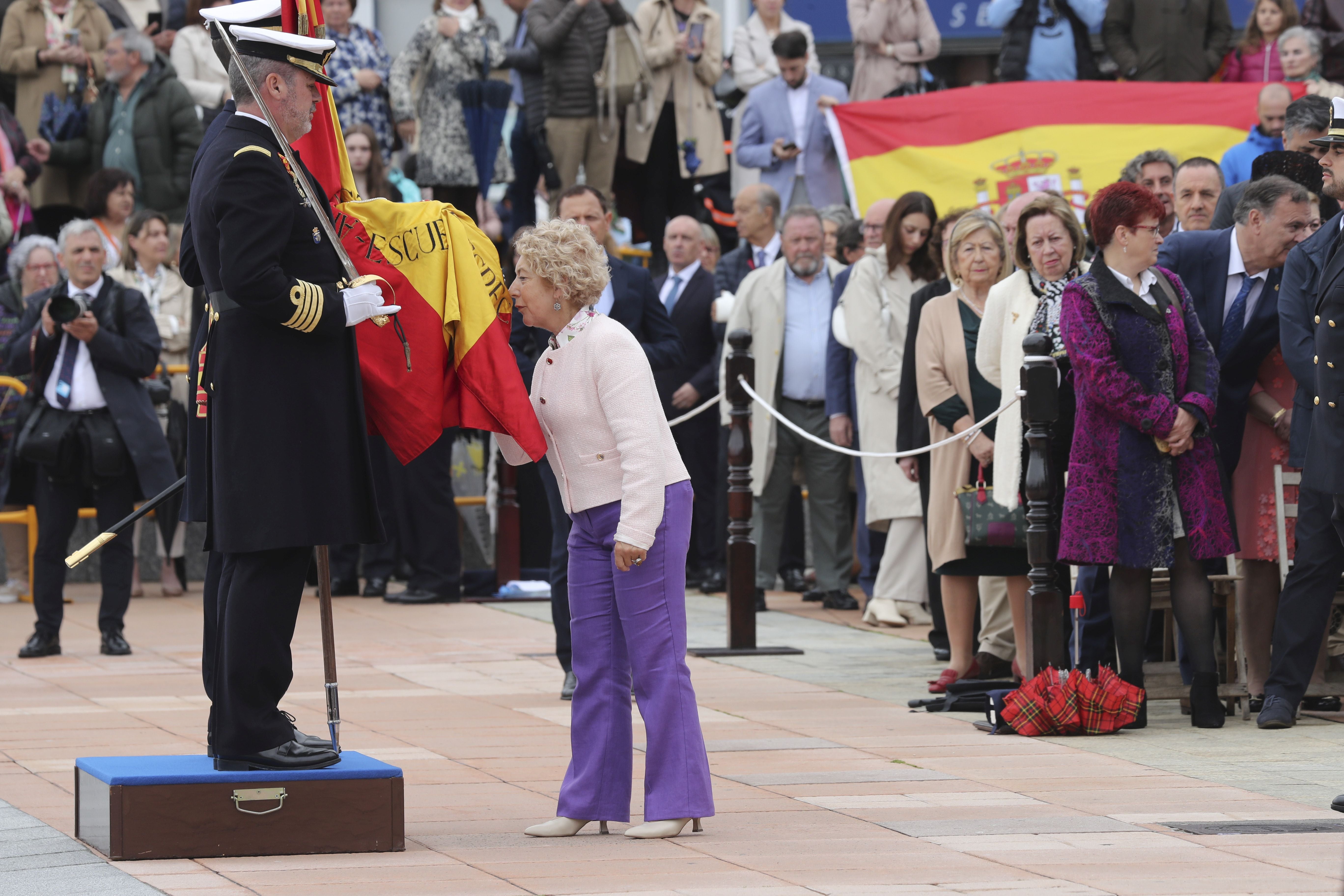 Las imágenes de la jura de bandera en Gijón (4)