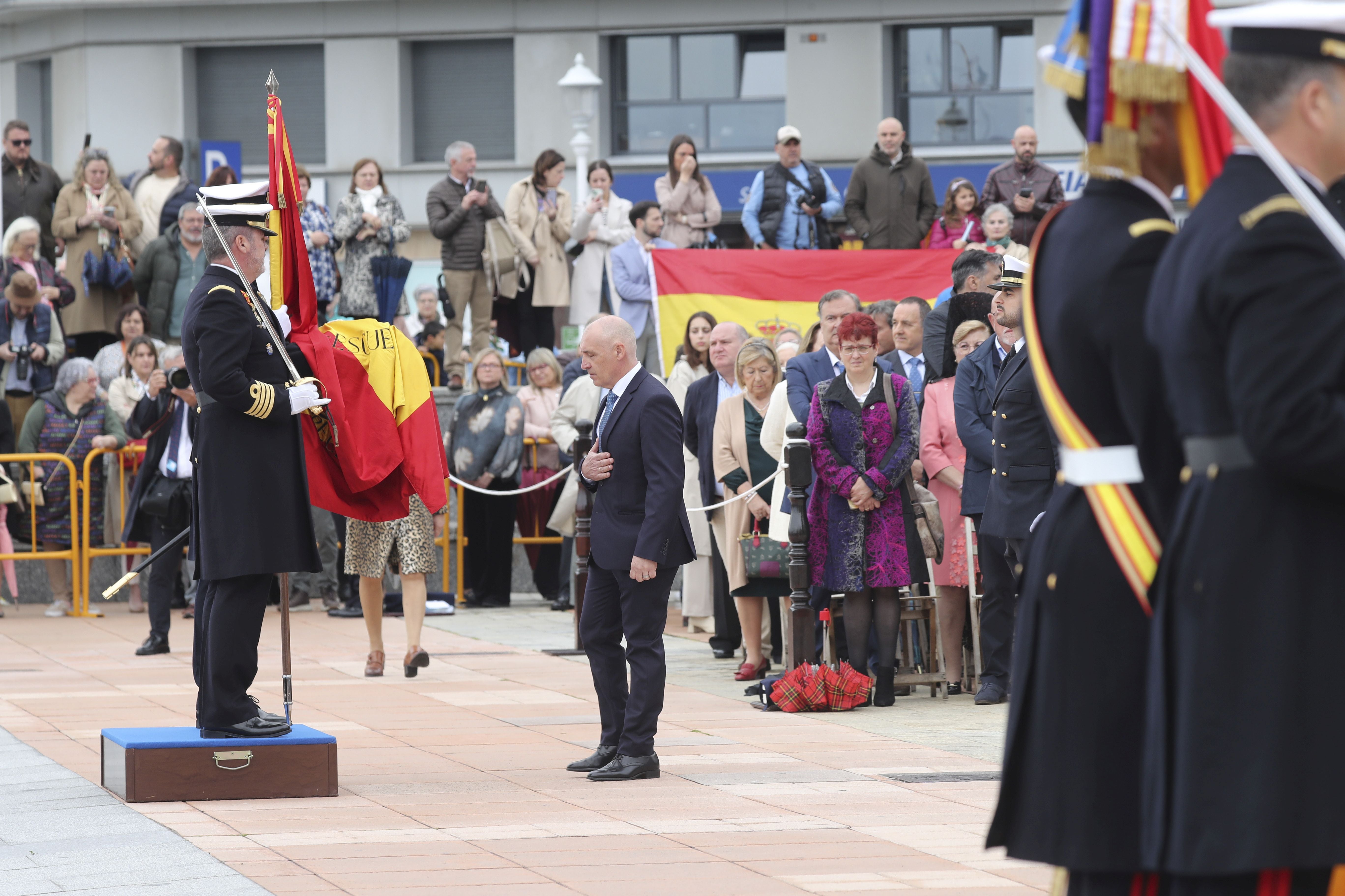 Las imágenes de la jura de bandera en Gijón (4)