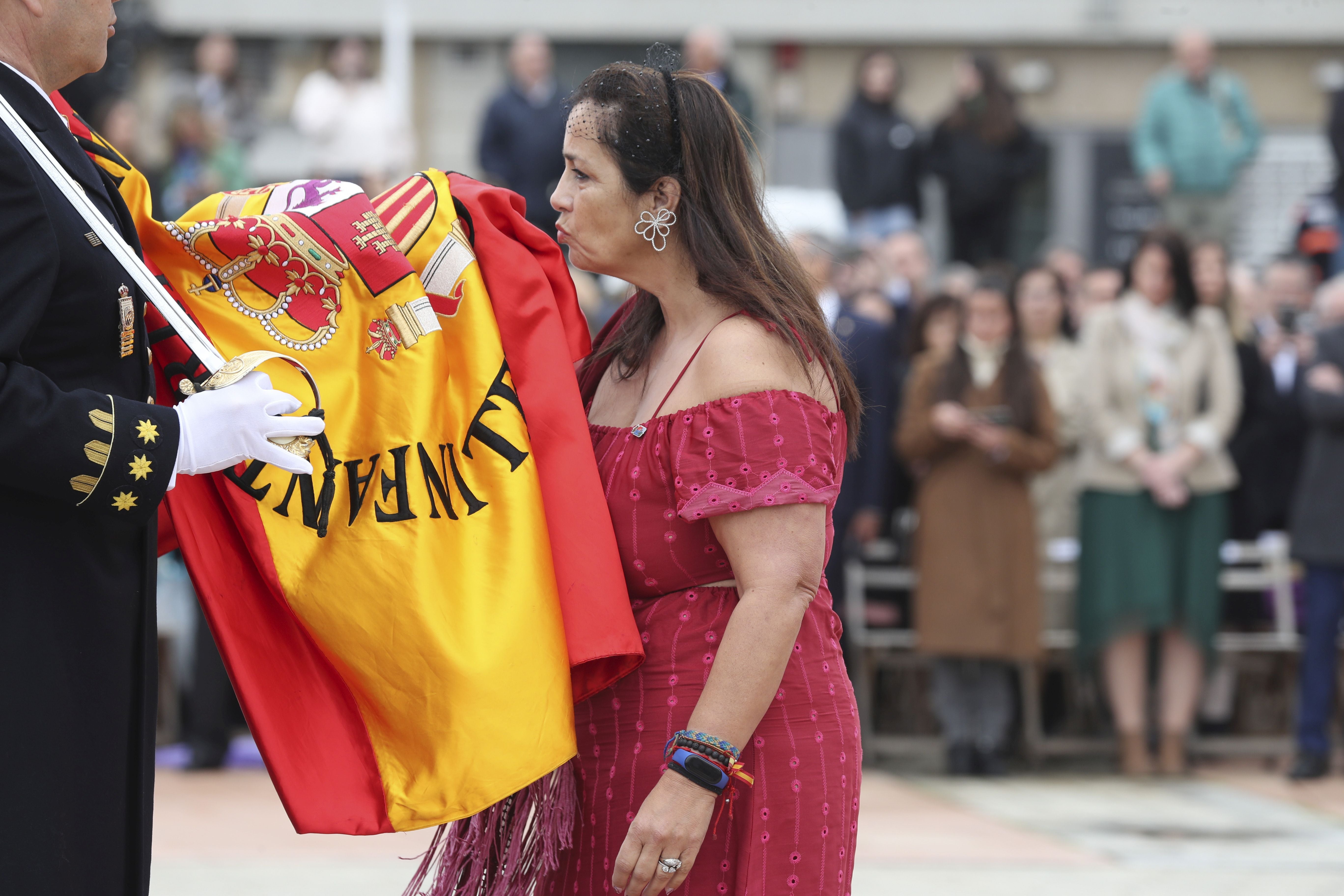 Las imágenes de la jura de bandera en Gijón (4)