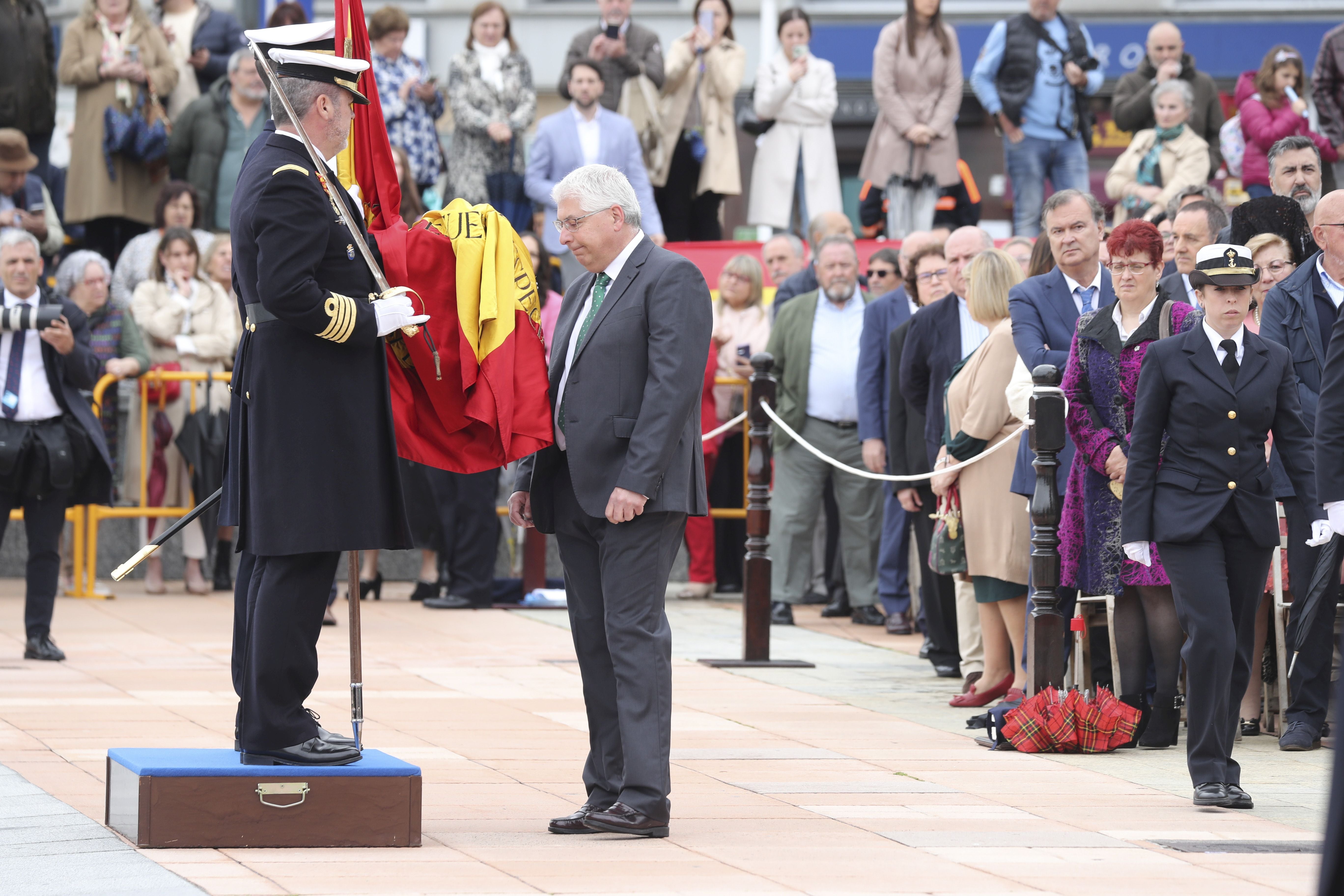 Las imágenes de la jura de bandera en Gijón (4)