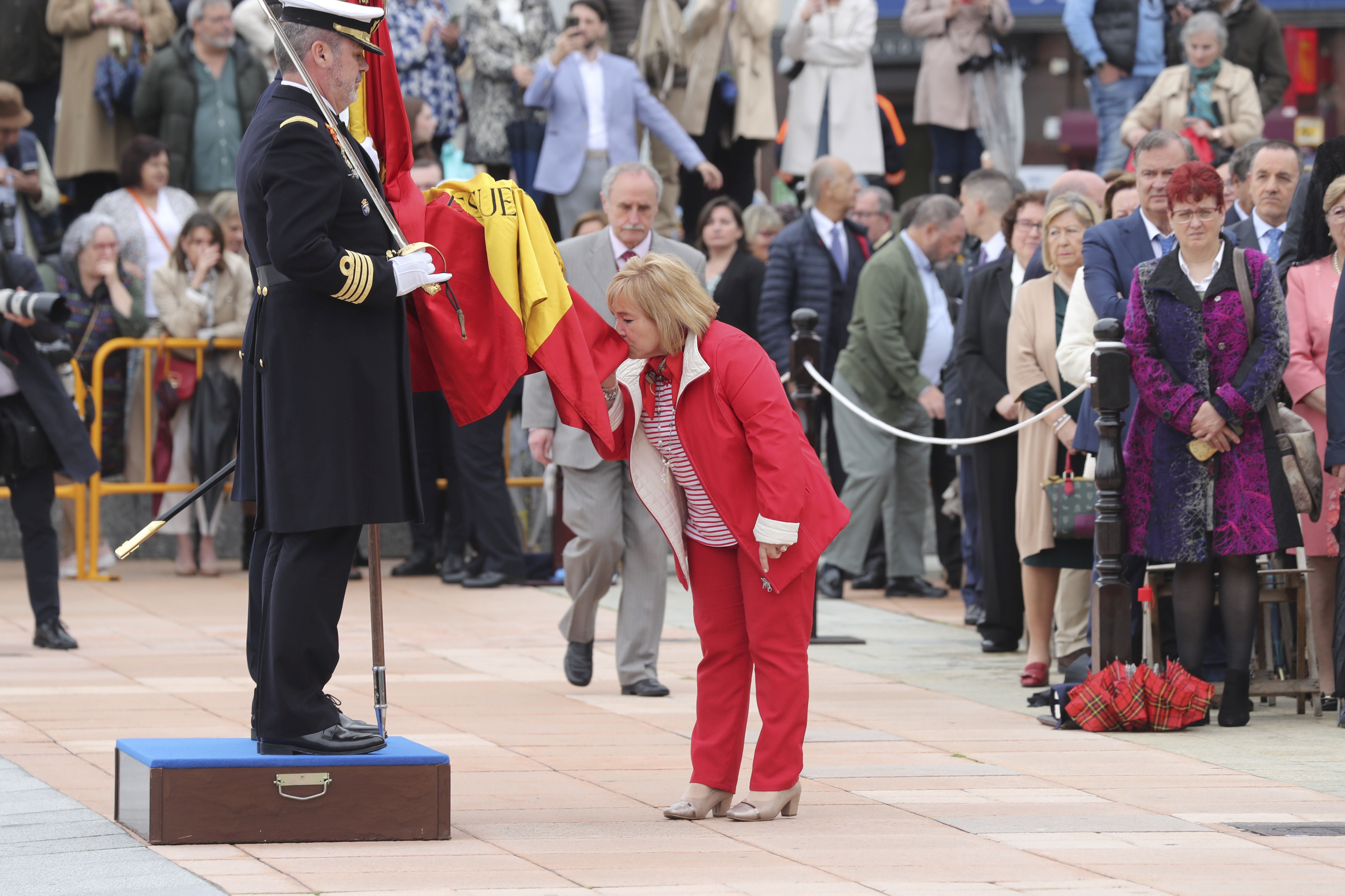 Las imágenes de la jura de bandera en Gijón (4)