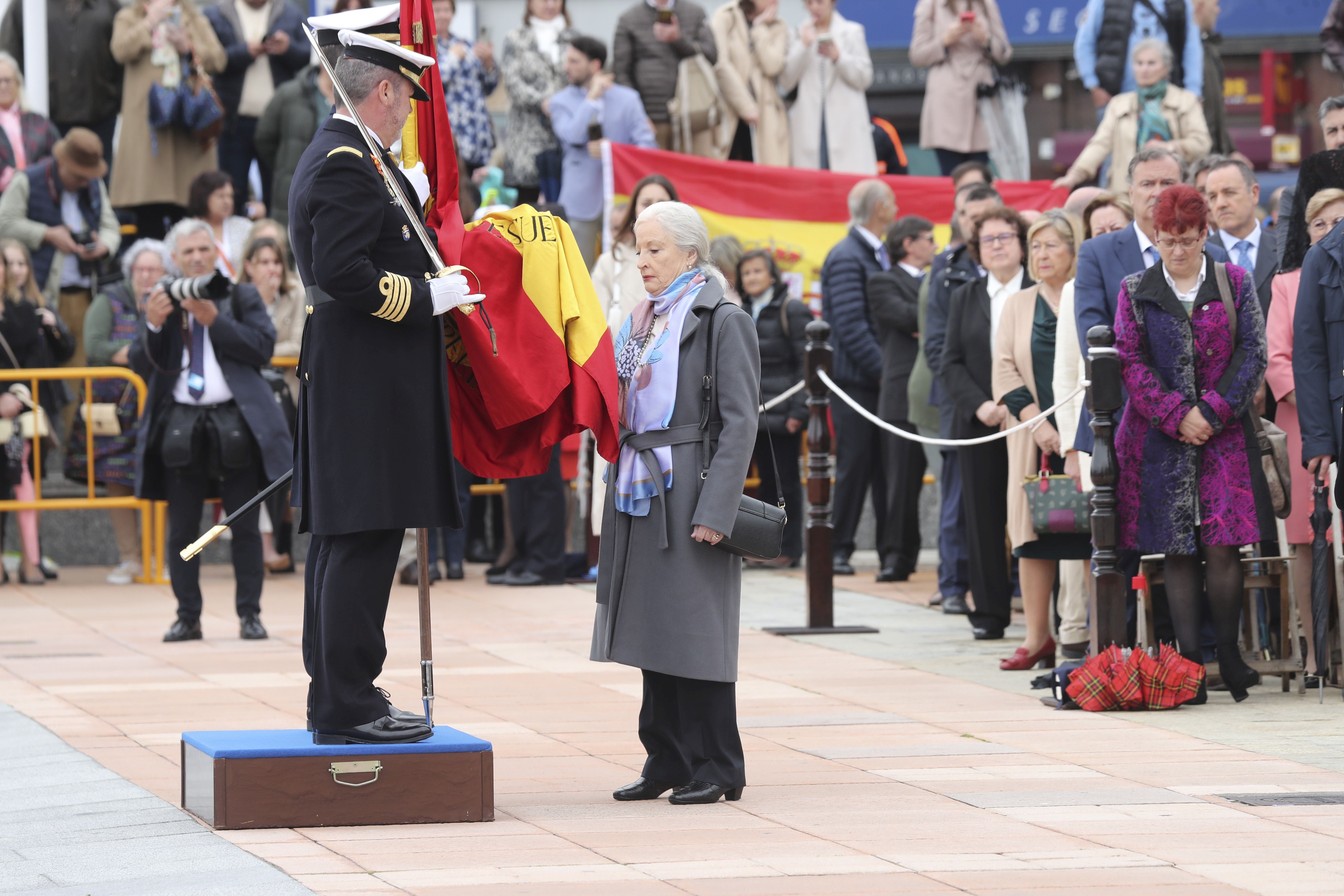 Las imágenes de la jura de bandera en Gijón (4)